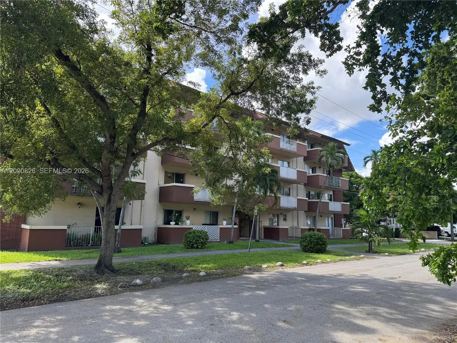 En Renta 680 Miller Drive W301, Miami Springs, FL 33166, Miami Springs, FL 33166