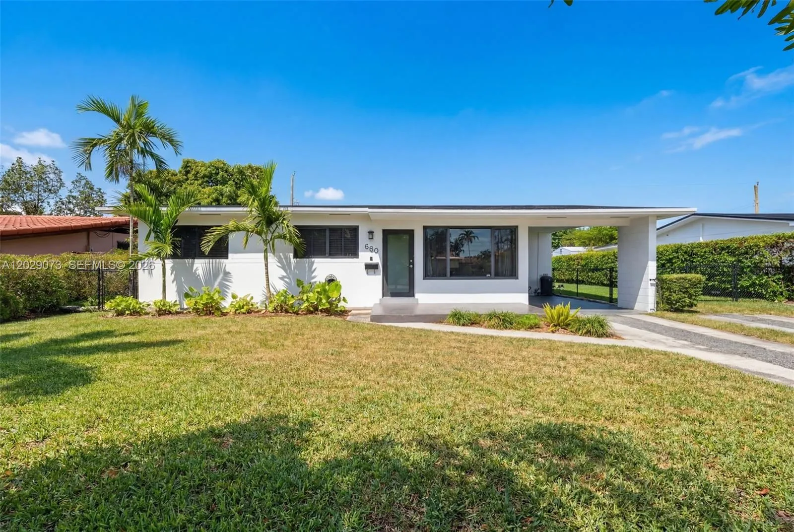 Foto de propiedad en 680 W 50th Place, Hialeah, FL 33012 Hialeah con MLS# 