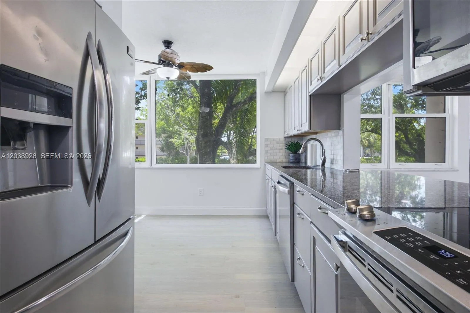 Foto de propiedad en 6800 Cypress Road 201, Plantation, FL 33317 Plantation con MLS# 