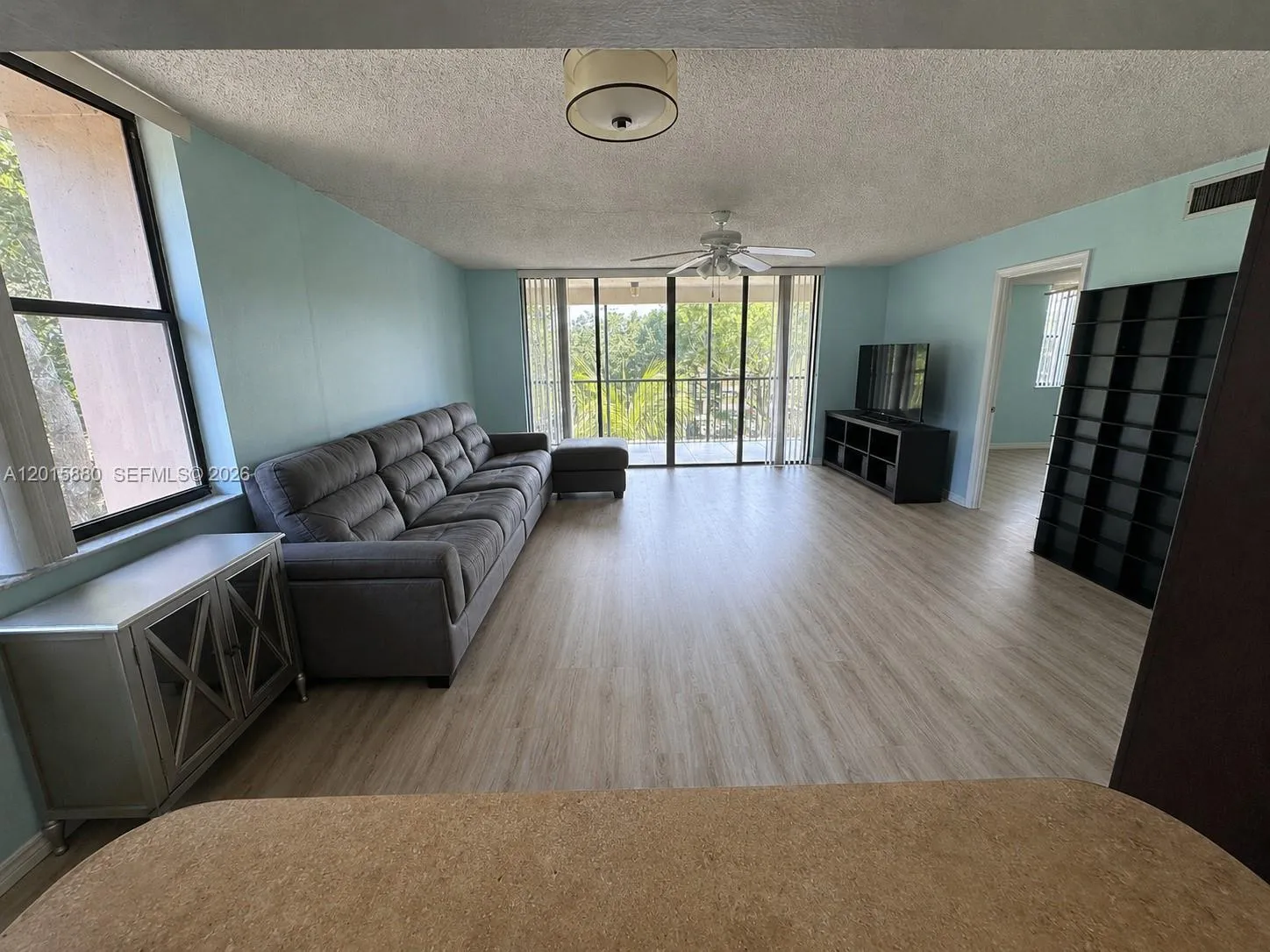 Foto de propiedad en 6800 Cypress Road 415, Plantation, FL 33317 Plantation con MLS# 