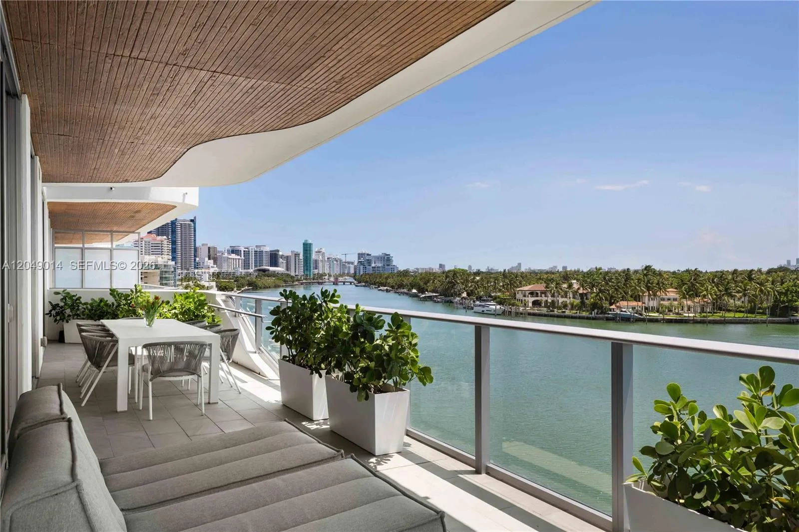 Foto de propiedad en 6800 Indian Creek Drive 4D, Miami Beach, FL 33141 Miami Beach con MLS# 