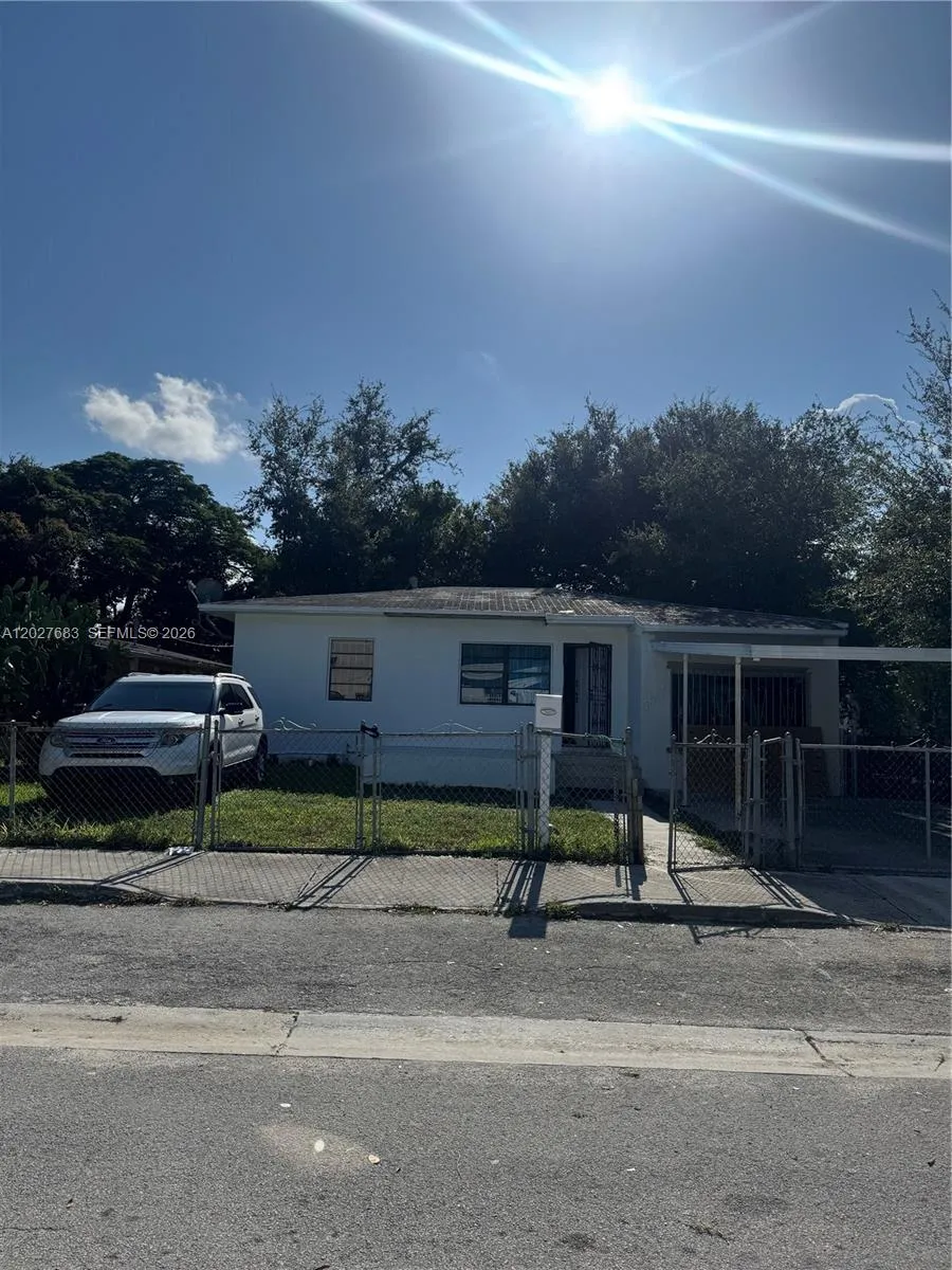 Foto de propiedad en 6800 NW 2 Court, Miami, FL 33150 Miami con MLS# 