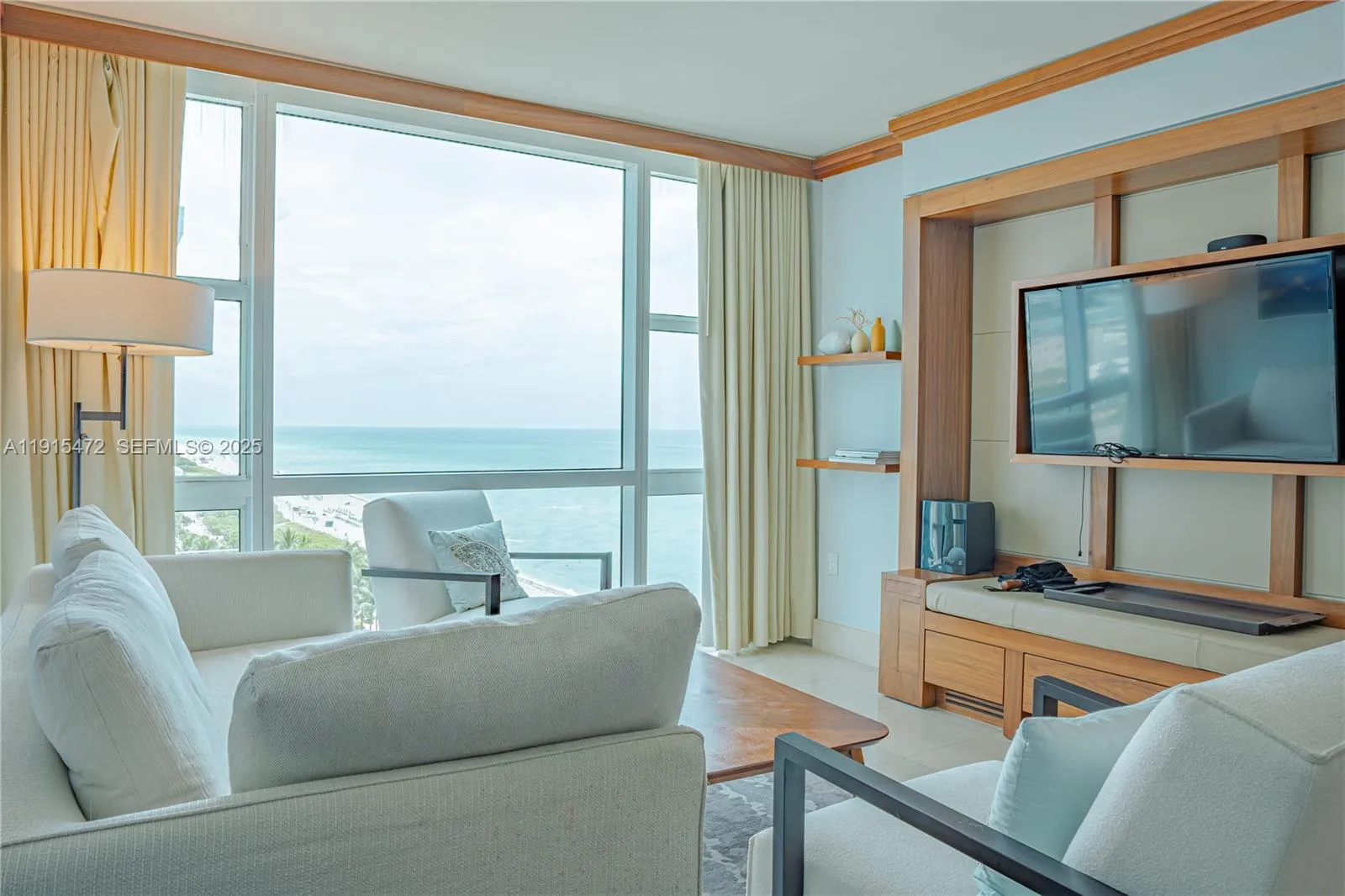 Foto de propiedad en 6801 Collins Avenue 1002, Miami Beach, FL 33141 Miami Beach con MLS# 