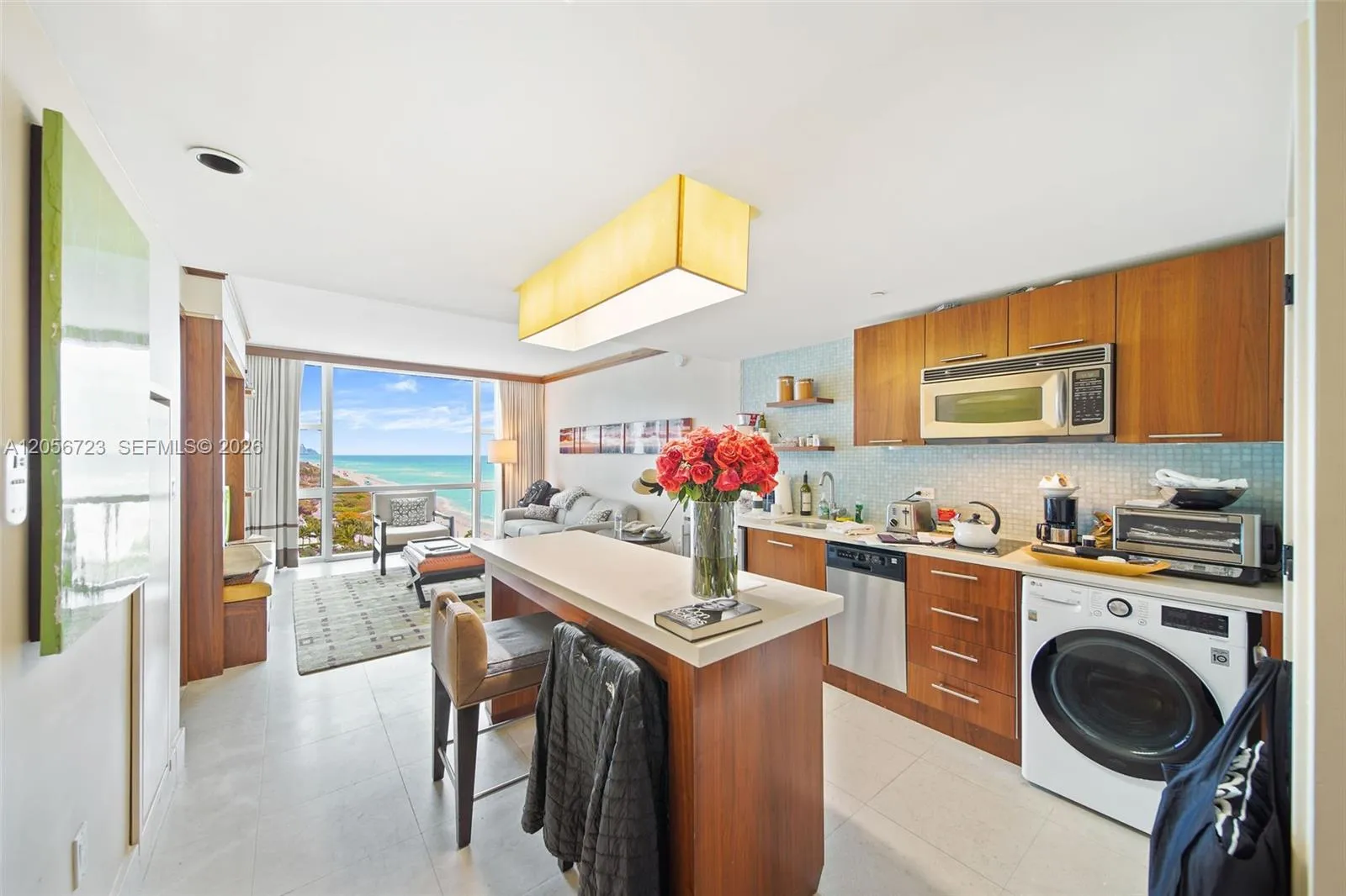 Foto de propiedad en 6801 Collins Avenue 1015, Miami Beach, FL 33141 Miami Beach con MLS#