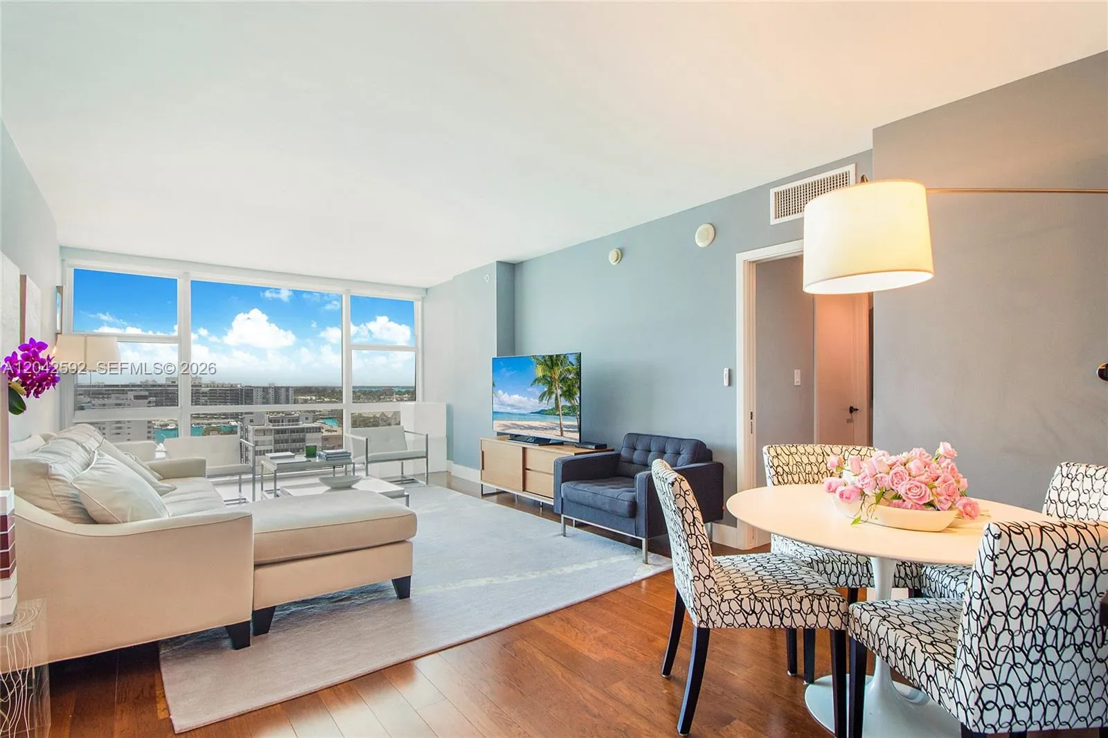 Foto de propiedad en 6801 Collins Avenue 1101, Miami Beach, FL 33141 Miami Beach con MLS# 