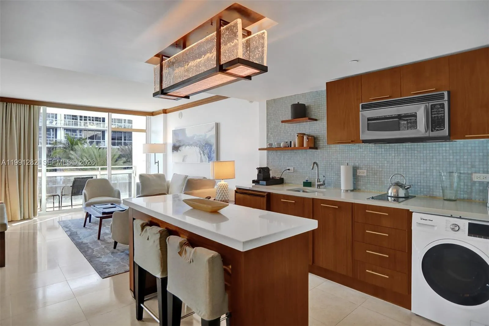 Foto de propiedad en 6801 Collins Avenue 309 Door #314, Miami Beach, FL 33141 Miami Beach con MLS# 