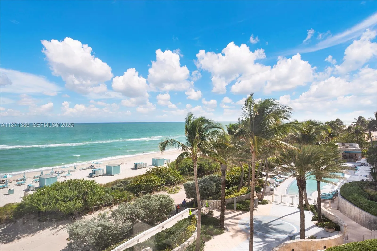 Foto de propiedad en 6801 Collins Avenue 418 (deed 407), Miami Beach, FL 33141 Miami Beach con MLS# 