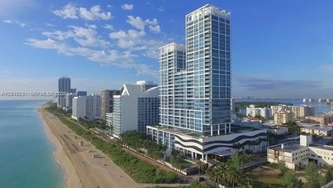 Foto de propiedad en 6801 Collins Avenue 718 (deed 707), Miami Beach, FL 33141 Miami Beach con MLS# 