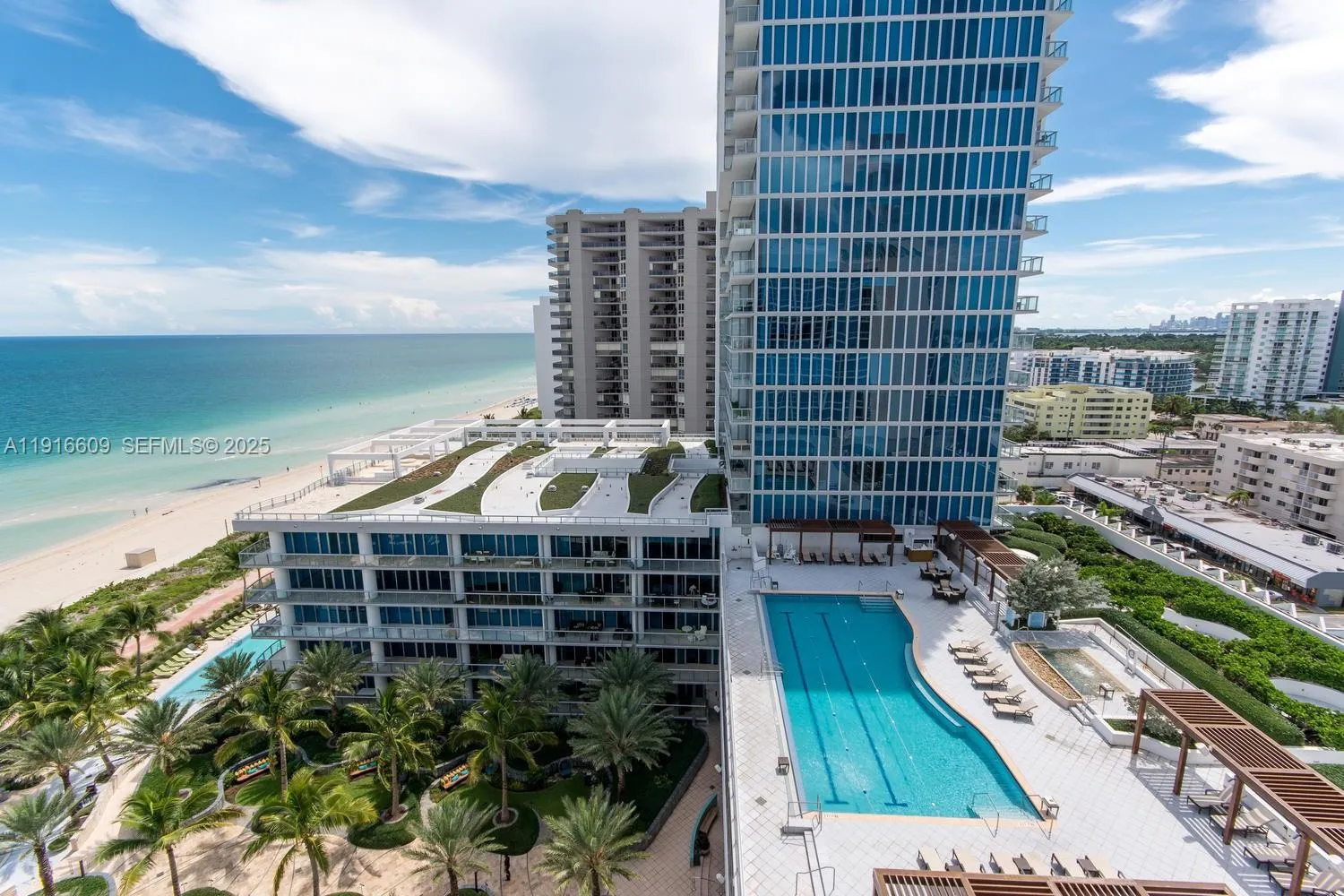 Foto de propiedad en 6801 Collins Avenue PH06, Miami Beach, FL 33141 Miami Beach con MLS# 