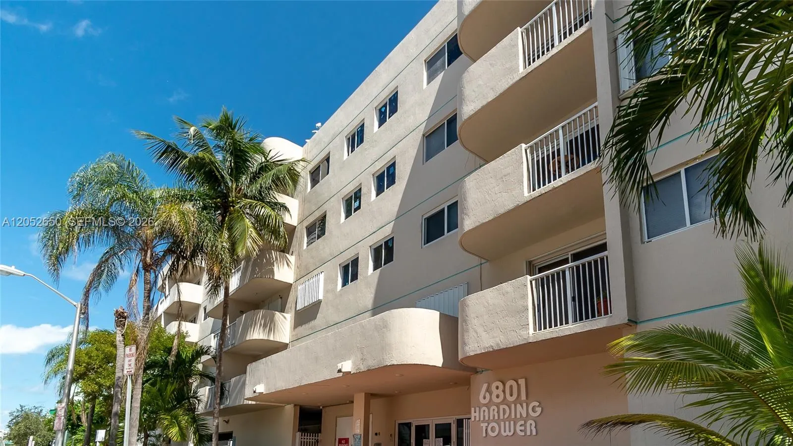 Foto de propiedad en 6801 Harding Avenue 209, Miami Beach, FL 33141 Miami Beach con MLS# 