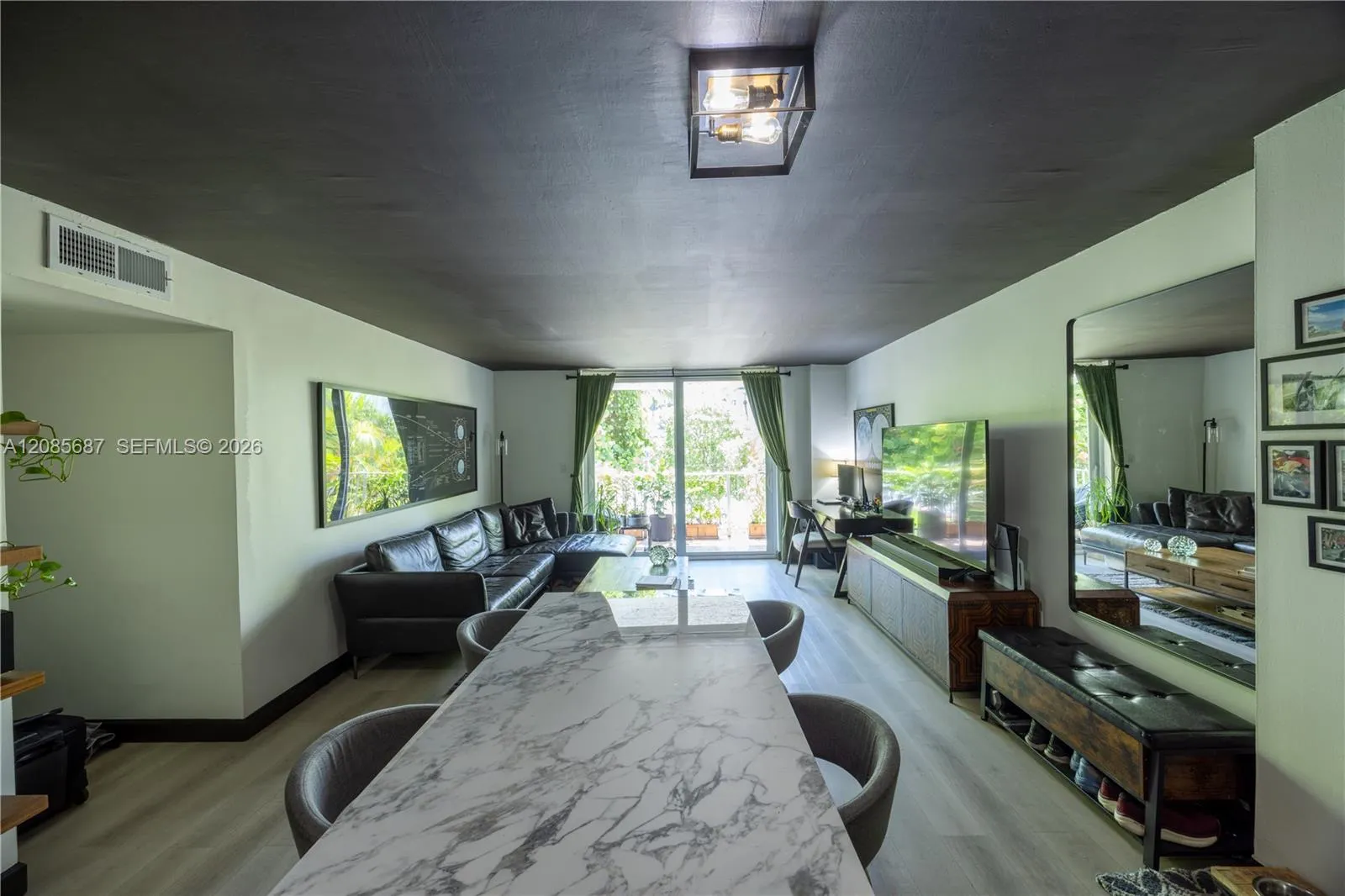 Foto de propiedad en 6801 Indian Creek Drive 201, Miami Beach, FL 33141 Miami Beach con MLS# 