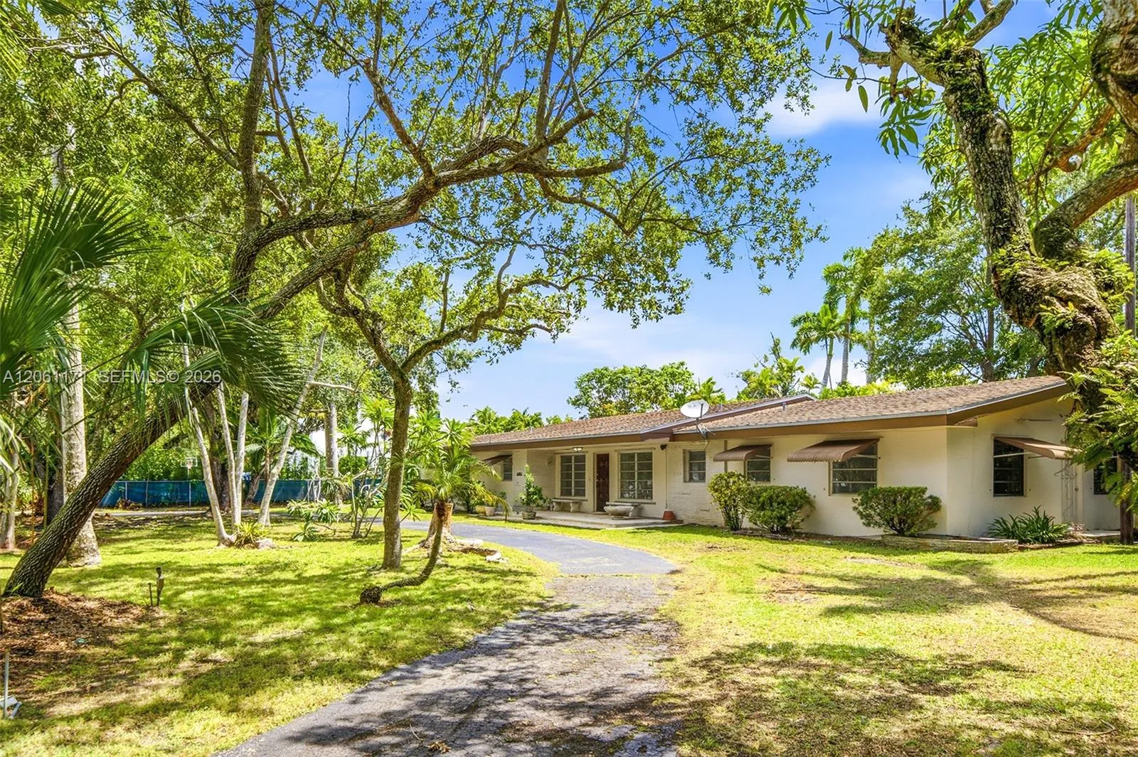 En Venta 6801 SW 82nd Avenue, Miami, FL 33143, Miami, FL 33143