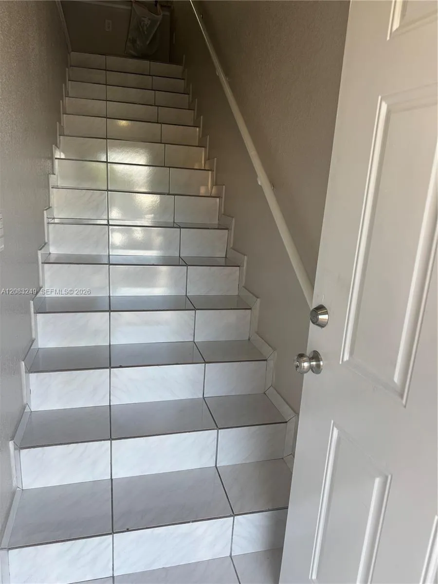 Foto de propiedad en 6801 W 36th Avenue 204, Hialeah, FL 33018 Hialeah con MLS# 
