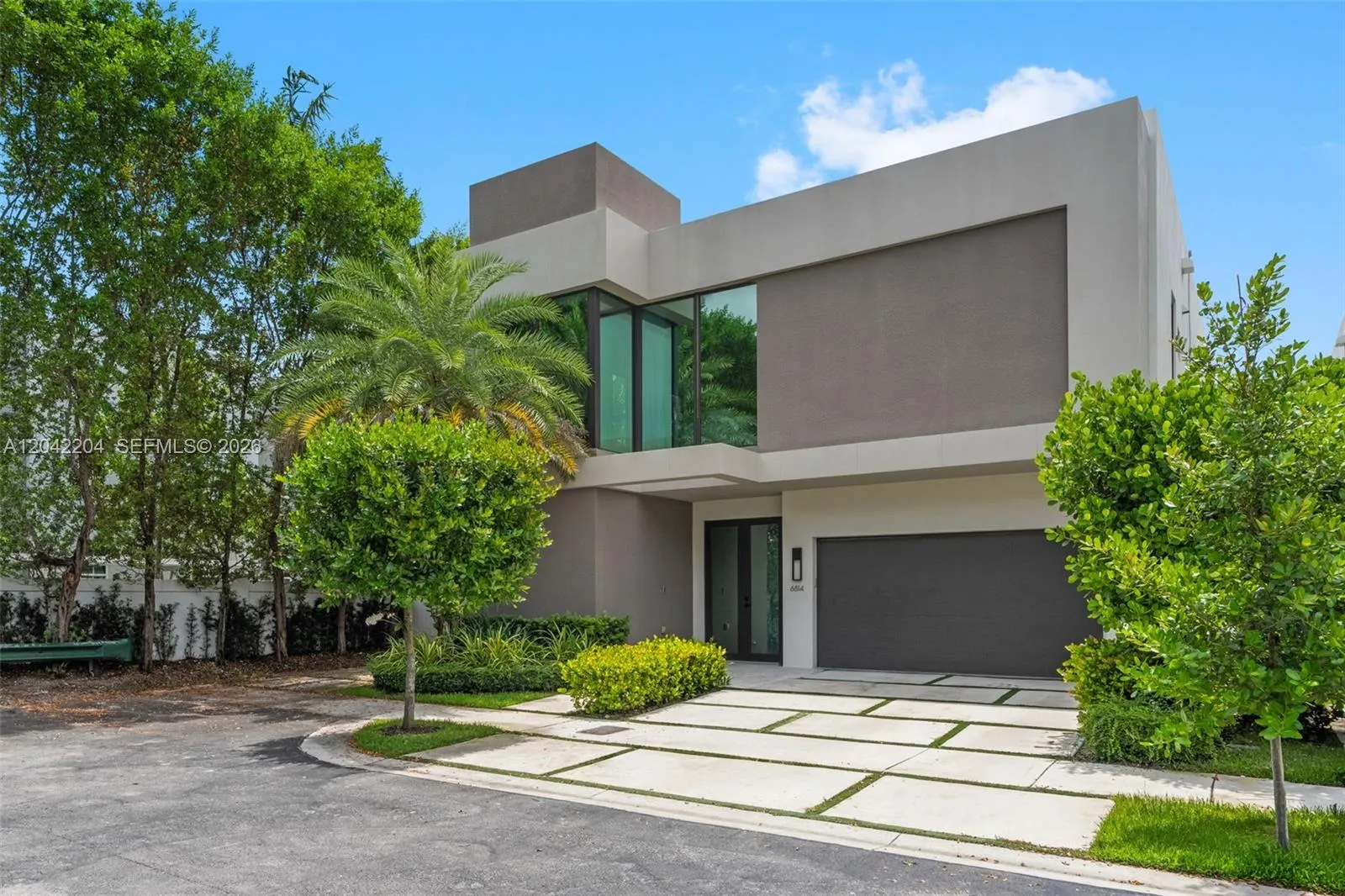 Foto de propiedad en 6814 NW 104th Court, Doral, FL 33178 Doral con MLS# 
