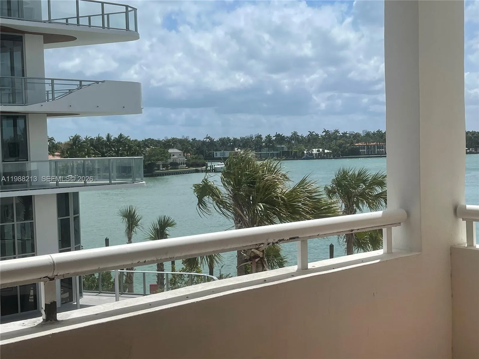 Foto de propiedad en 6820 Indian Creek Drive 3B, Miami Beach, FL 33141 Miami Beach con MLS# 