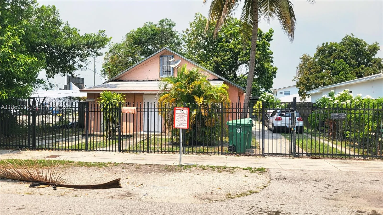 Foto de propiedad en 683 NW 30th Street, Miami, FL 33127 Miami con MLS# 