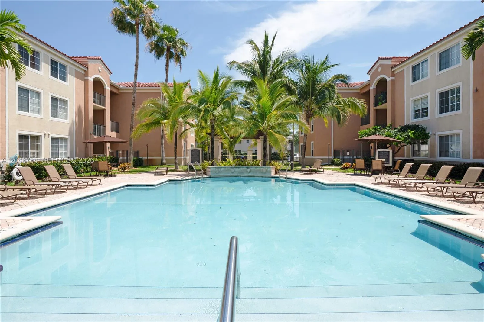 En Venta 6851 SW 44th Street 208, Miami, FL 33155, Miami, FL 33155