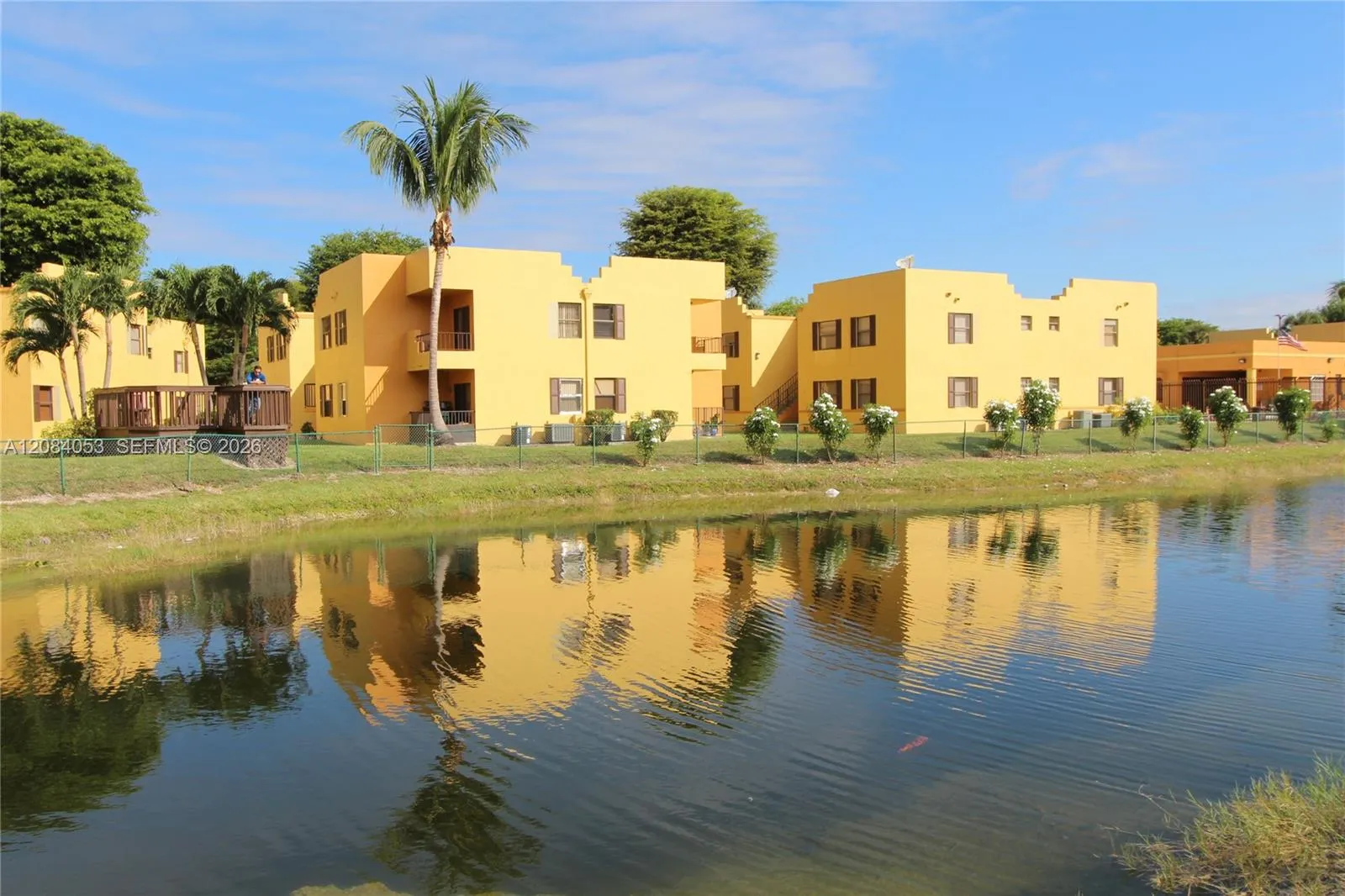 Foto de propiedad en 686 NW 114th Avenue 101, Sweetwater, FL 33172 Sweetwater con MLS# 