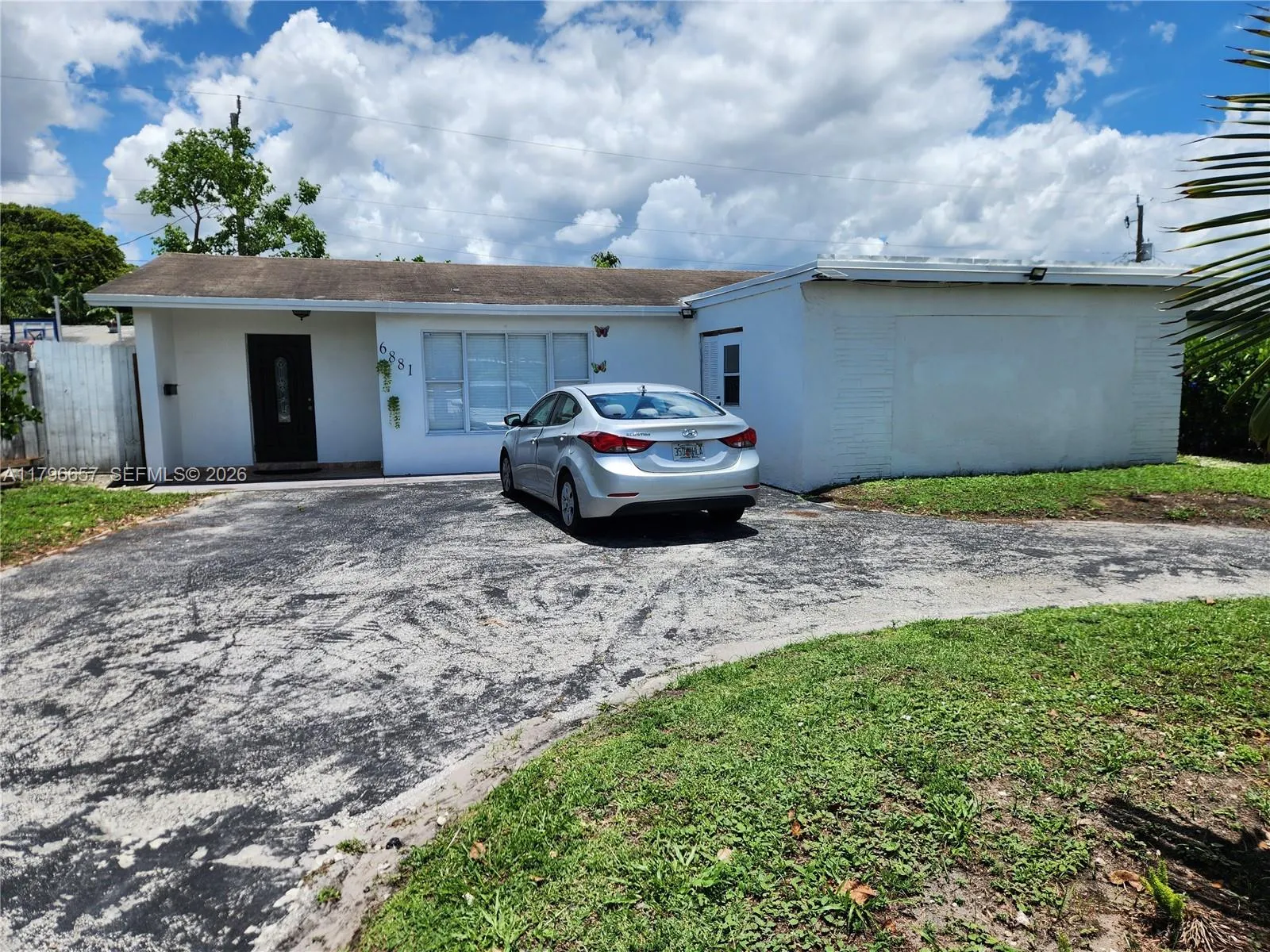 Foto de propiedad en 6881 Sheridan Street, Hollywood, FL 33024 Hollywood con MLS# 
