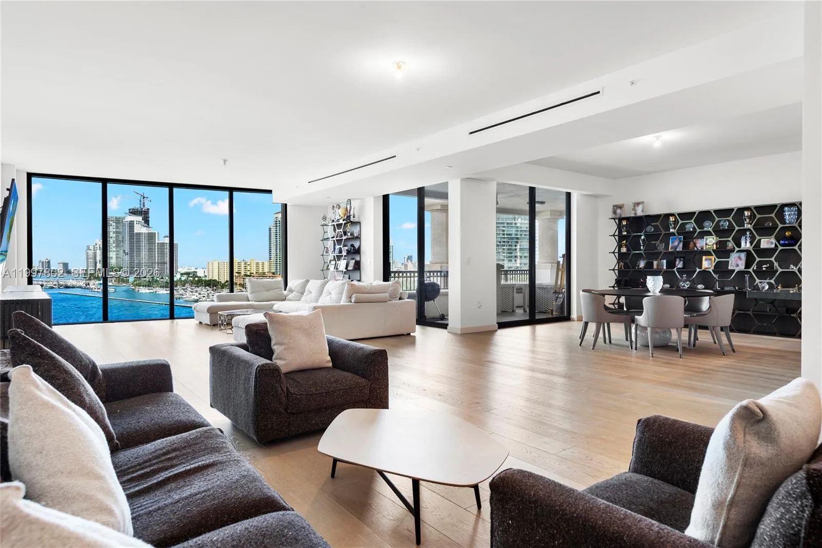 Foto de propiedad en 6882 Fisher Island Drive 6882, Miami Beach, FL 33109 Miami Beach con MLS# 