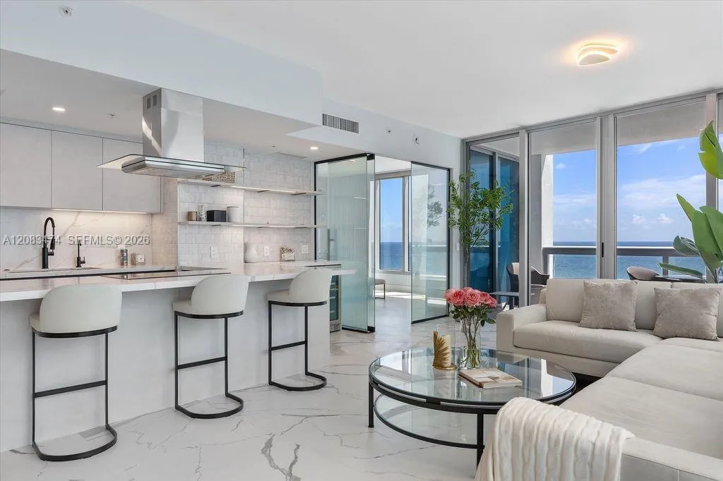 En Venta 6899 Collins Avenue 1008, Miami Beach, FL 33141, Miami Beach, FL 33141