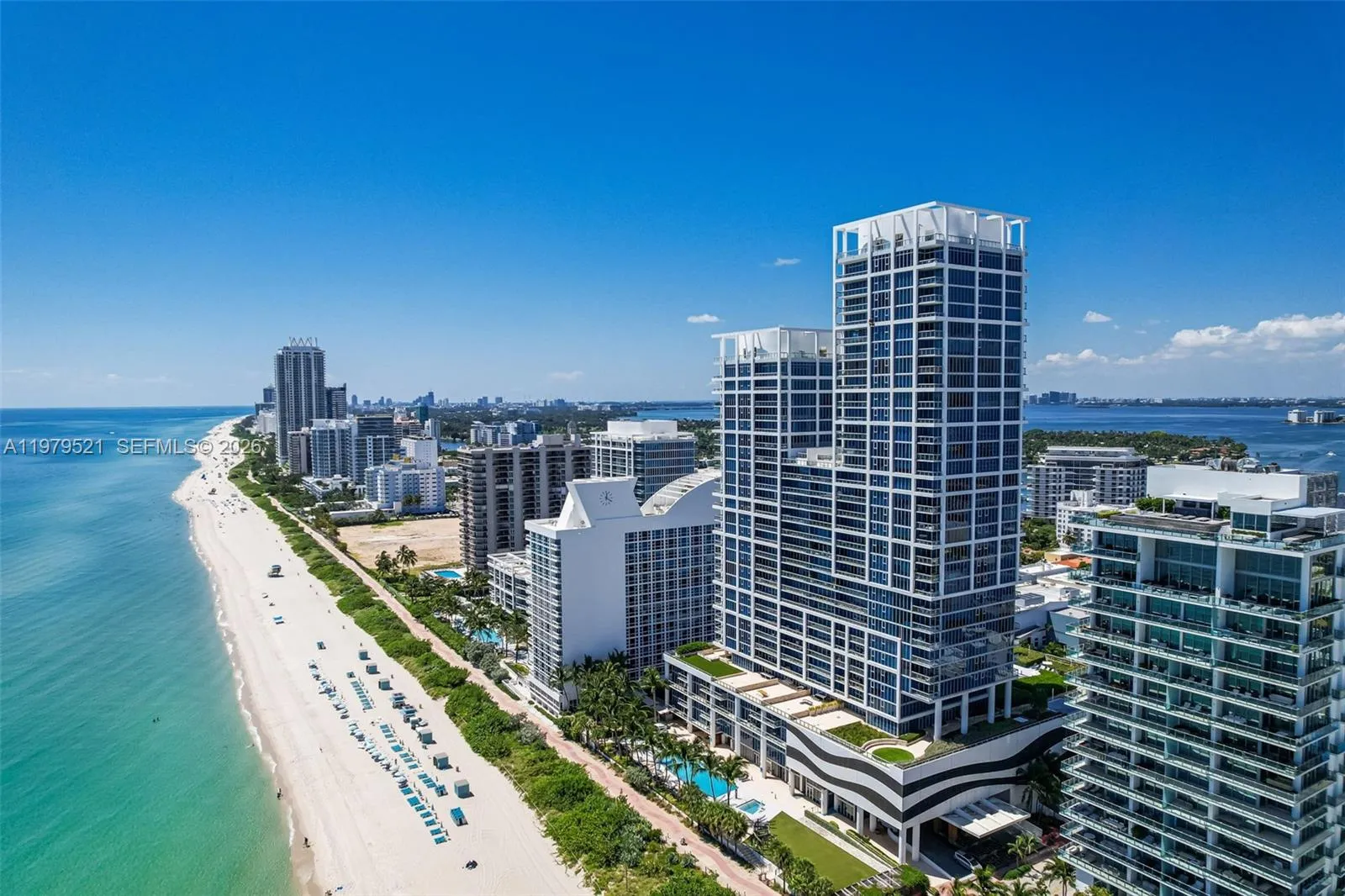 Foto de propiedad en 6899 Collins Avenue 2403, Miami Beach, FL 33141 Miami Beach con MLS# 