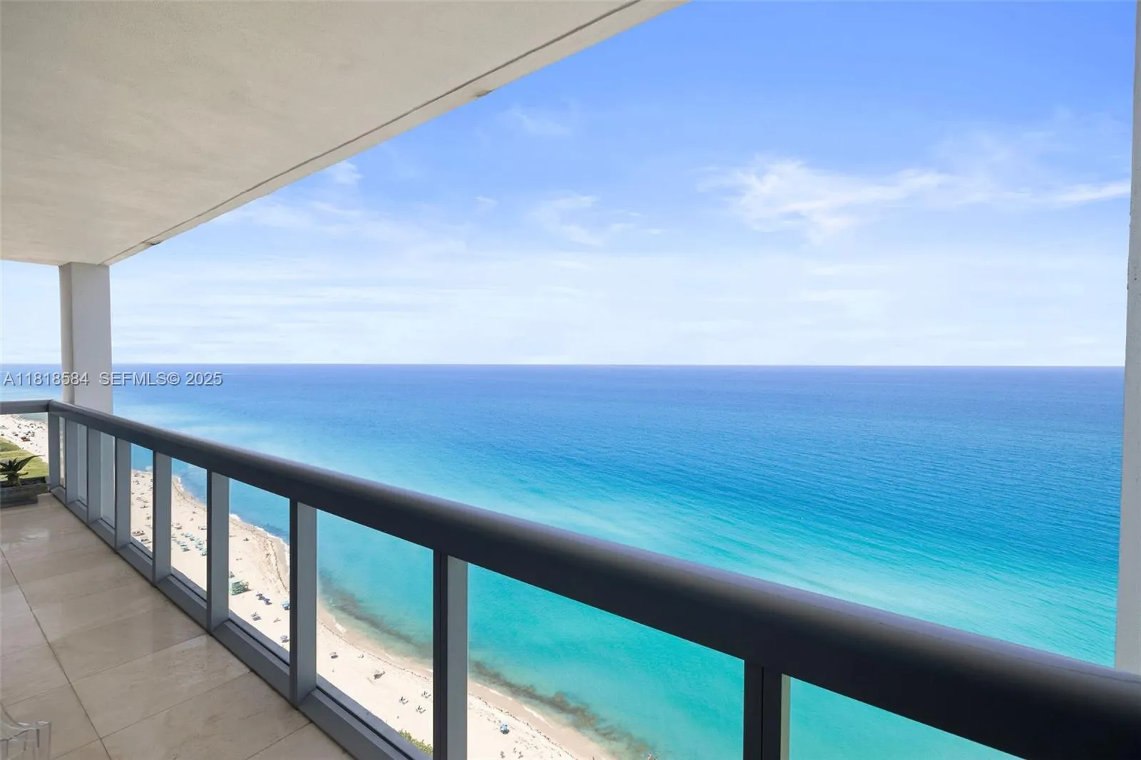 Foto de propiedad en 6899 Collins Avenue 2707, Miami Beach, FL 33141 Miami Beach con MLS# 