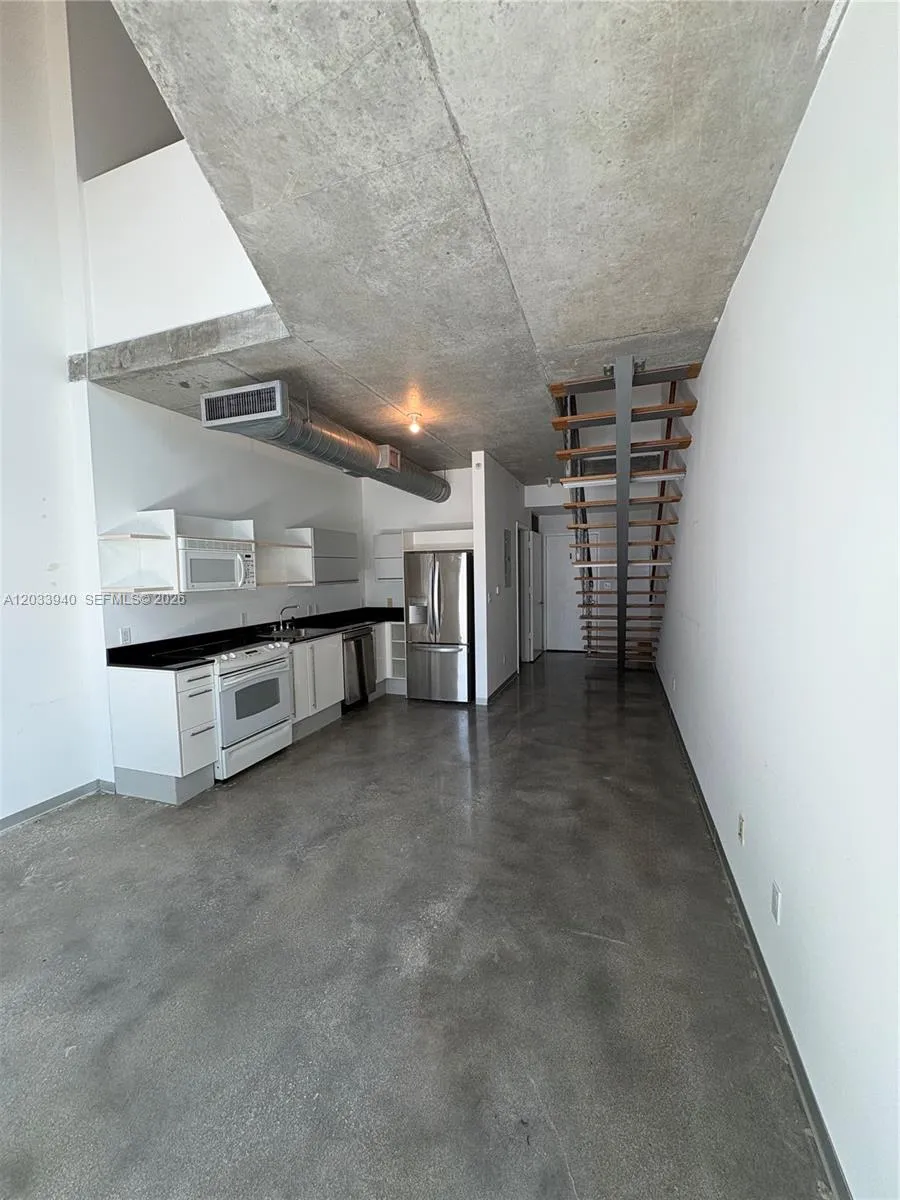 Foto de propiedad en 690 SW 1st Court 1212, Miami, FL 33130 Miami con MLS# 