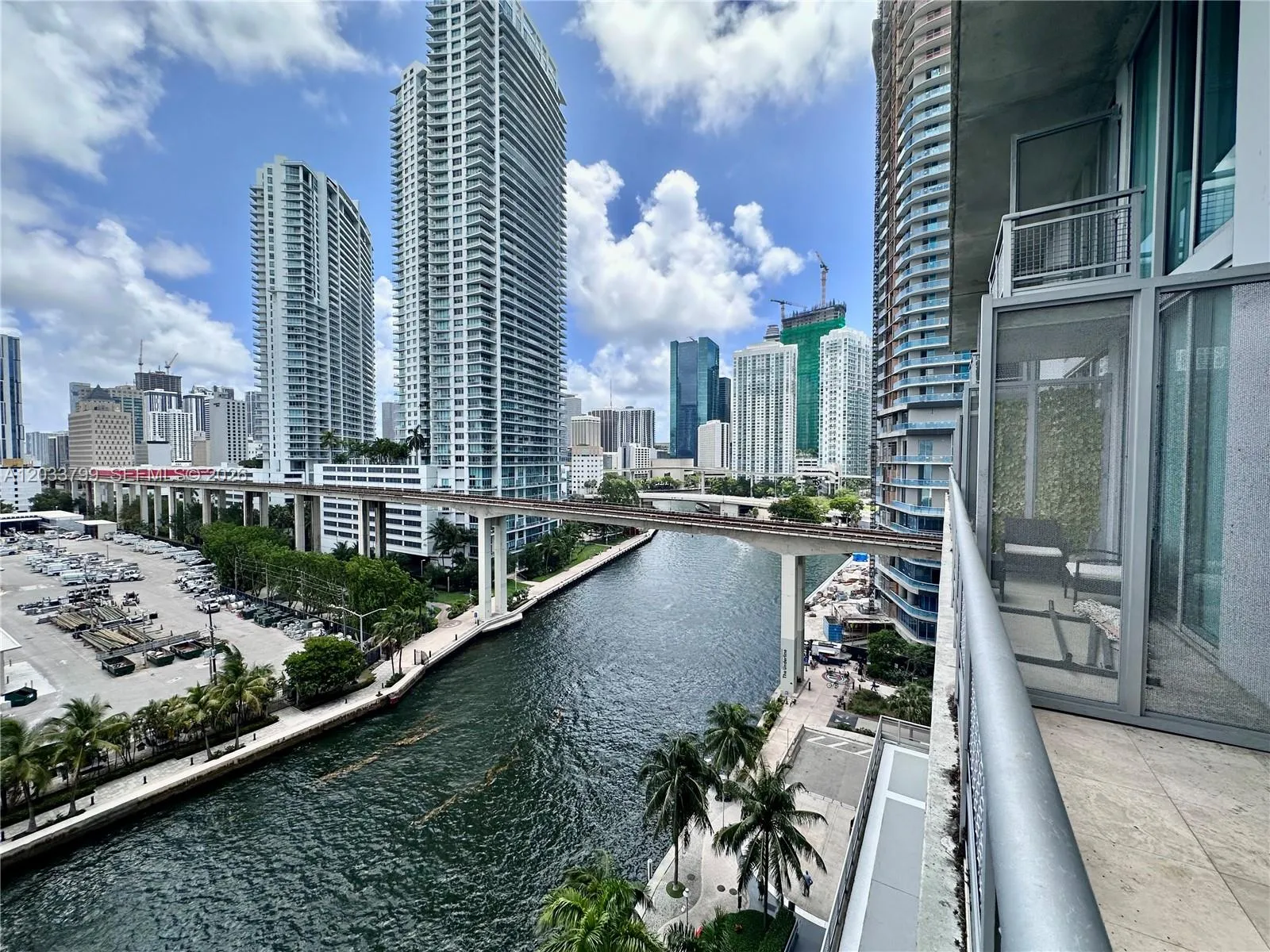 Foto de propiedad en 690 SW 1st Court 1213, Miami, FL 33130 Miami con MLS# 