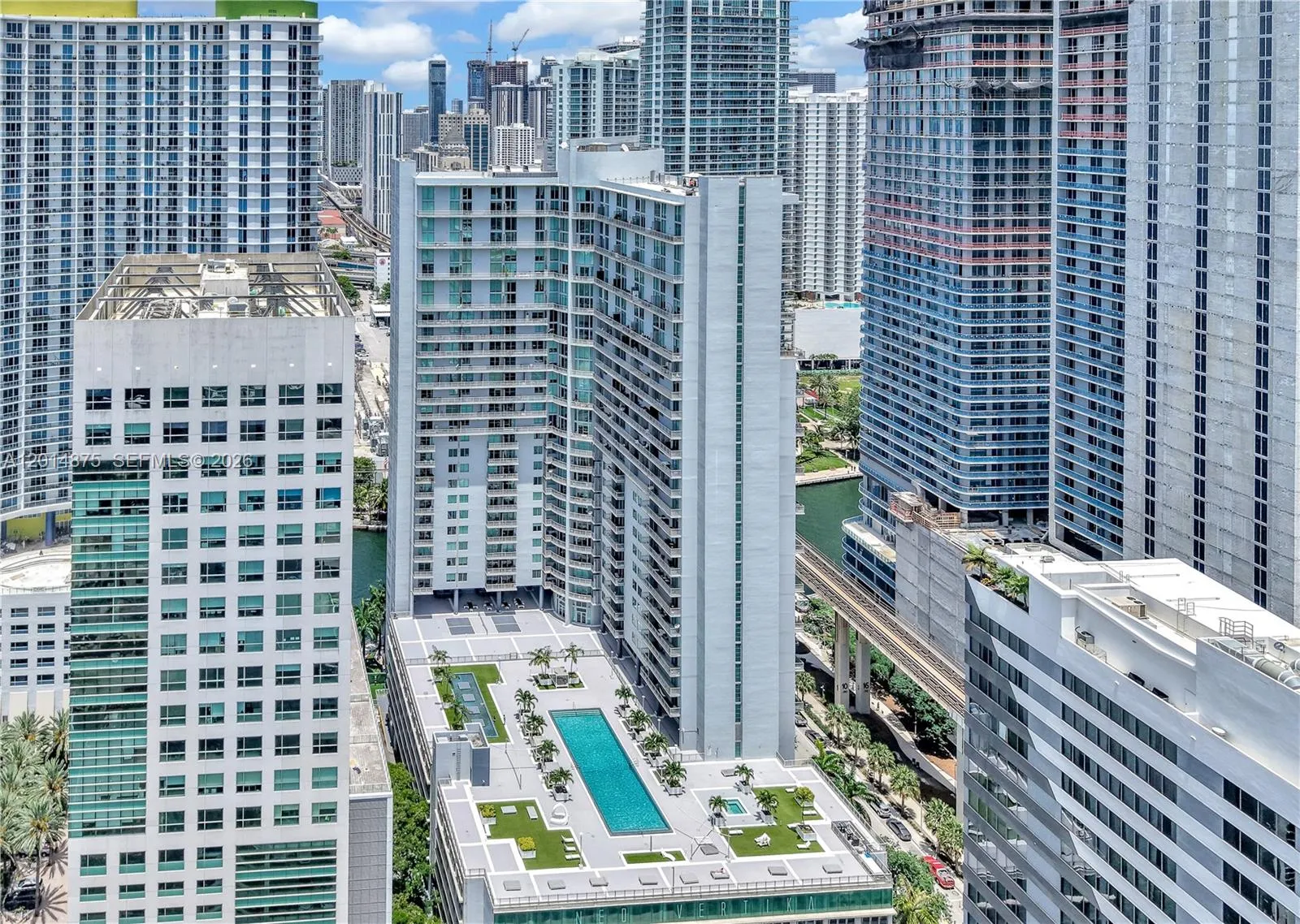 Foto de propiedad en 690 SW 1st Court 1934, Miami, FL 33130 Miami con MLS# 