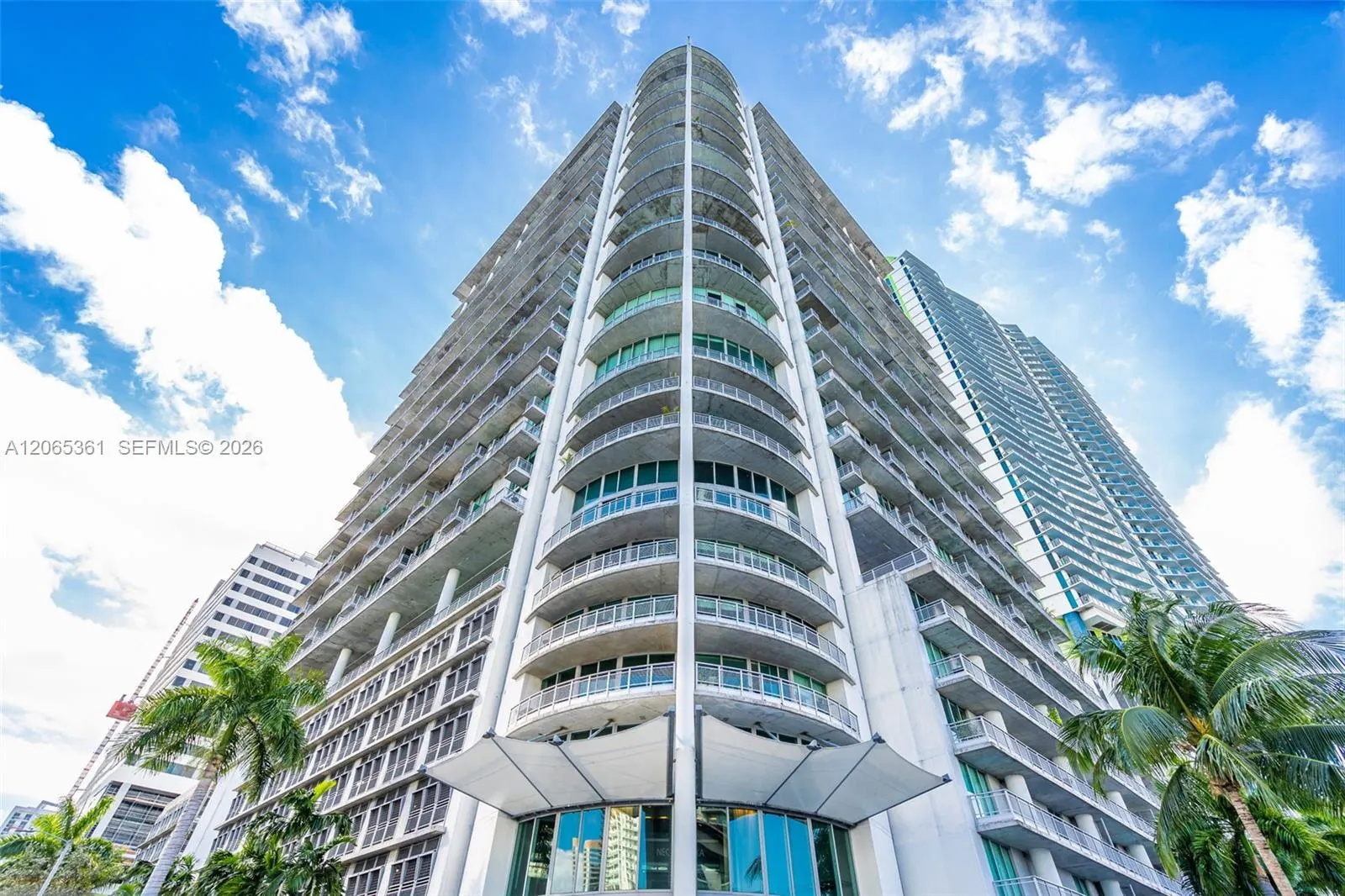 Foto de propiedad en 690 SW 1st Court 2507, Miami, FL 33130 Miami con MLS# 