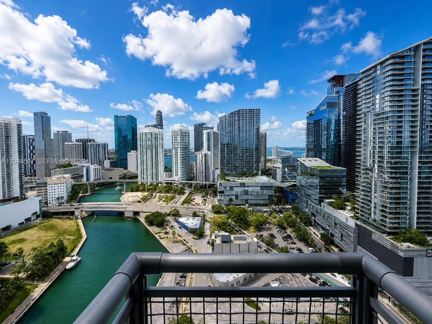 Foto de propiedad en 690 SW 1st Court 3104, Miami, FL 33130 Miami con MLS# 