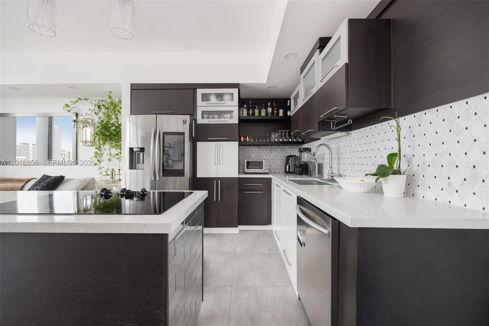 Foto de propiedad en 690 SW 1st Court PHI10, Miami, FL 33130 Miami con MLS# 