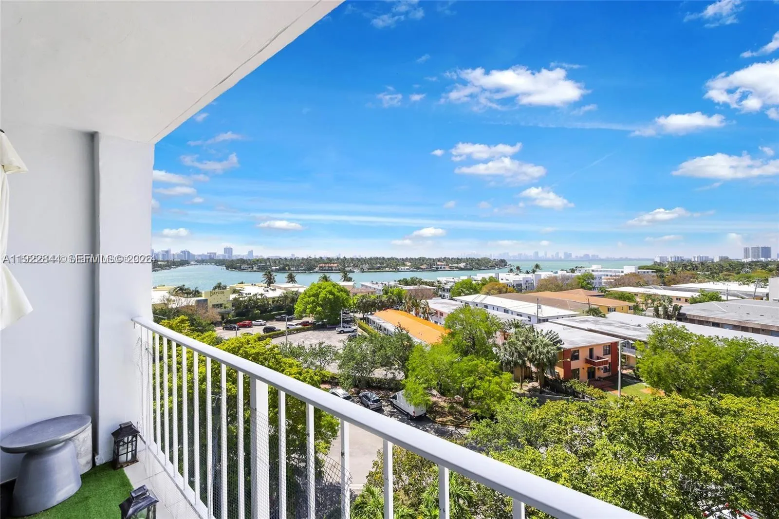 Foto de propiedad en 6900 Bay Drive 7A, Miami Beach, FL 33141 Miami Beach con MLS# 