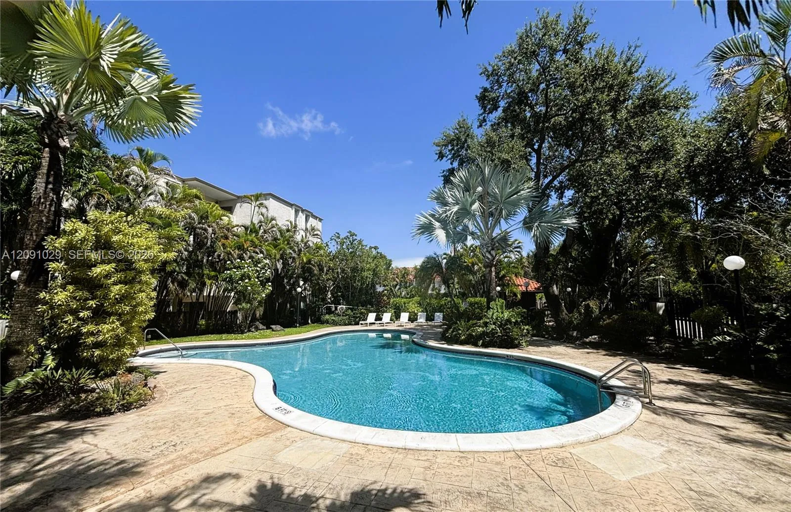 En Venta 6900 N Kendall Drive A310, Pinecrest, FL 33156, Pinecrest, FL 33156