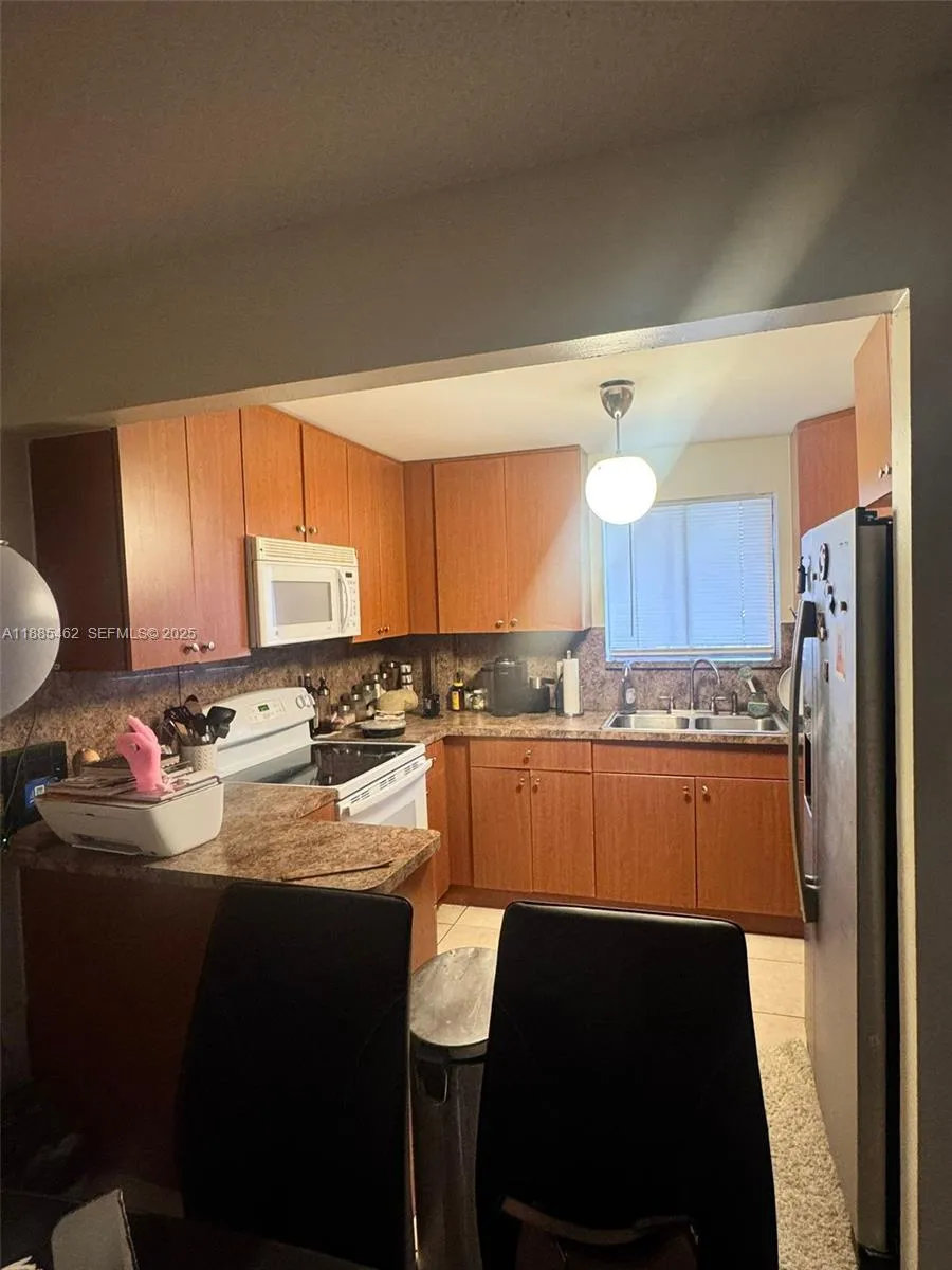 Foto de propiedad en 6900 SW 39th Street 106J, Davie, FL 33314 Davie con MLS# 
