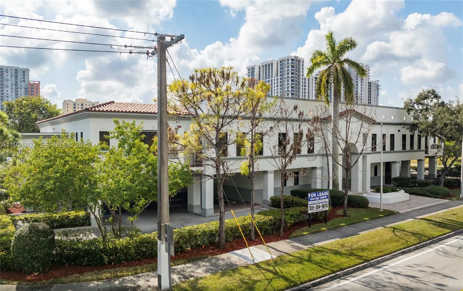 Foto de propiedad en 6900 SW 80th Street, Miami, FL 33143 Miami con MLS# 