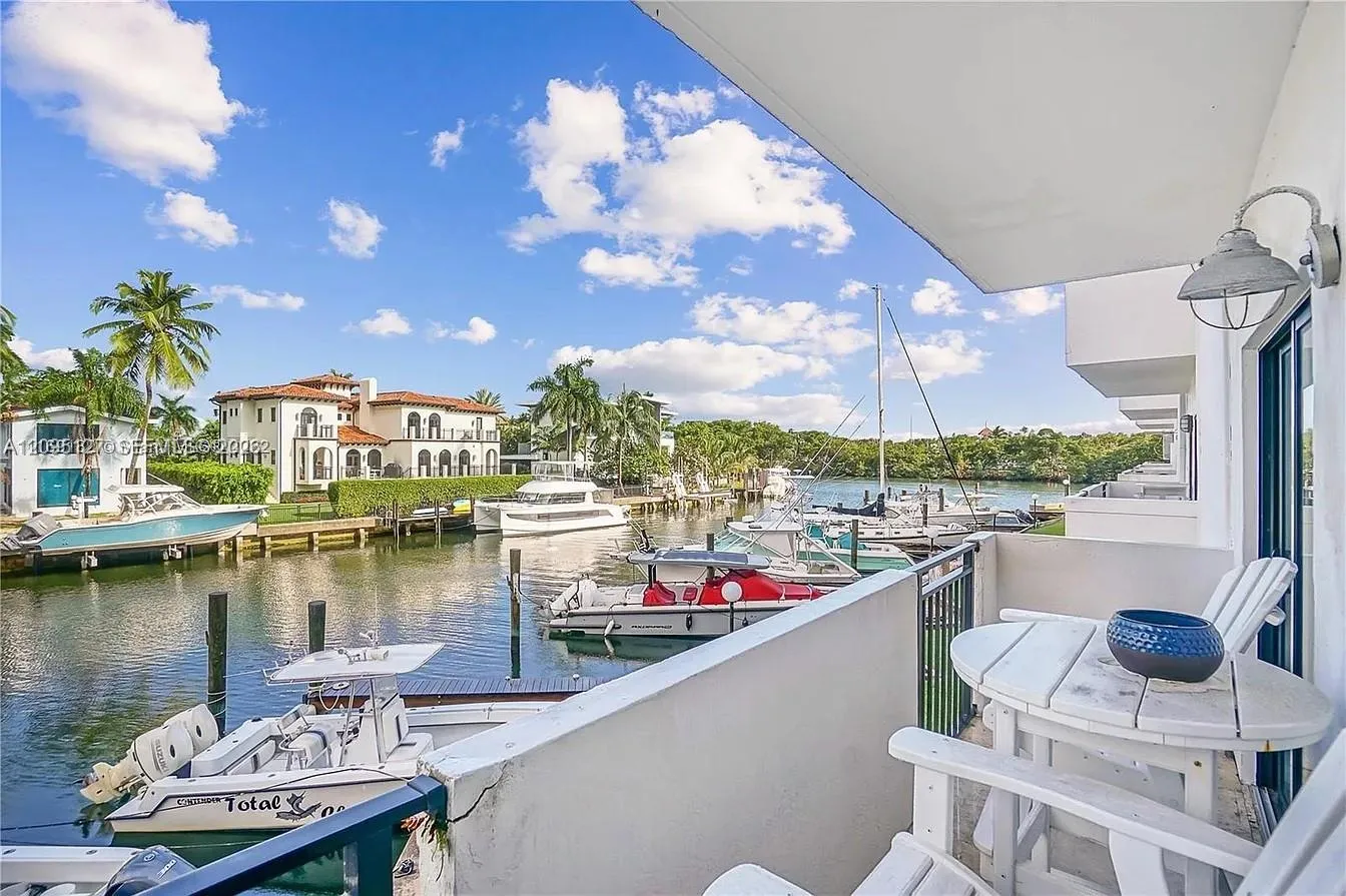 En Renta 6901 Edgewater Drive 211, Coral Gables, FL 33133, Coral Gables, FL 33133