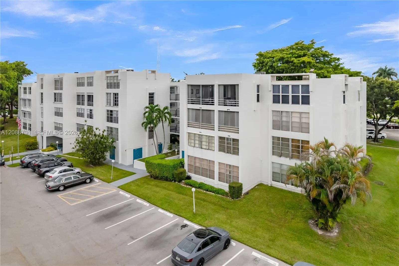 Foto de propiedad en 6903 Cypress Road D26, Plantation, FL 33317 Plantation con MLS# 