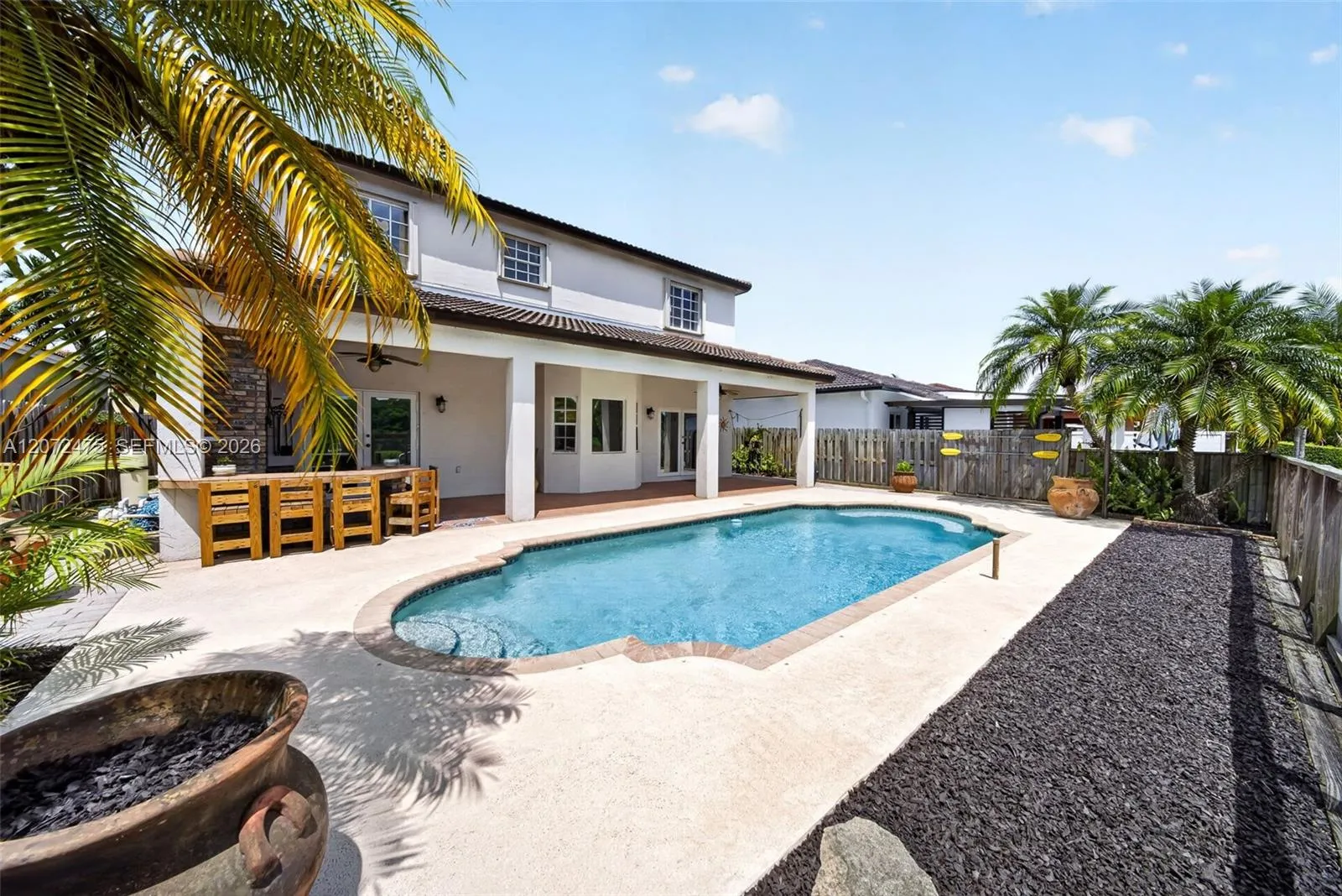 Foto de propiedad en 6903 SW 158th Avenue, Miami, FL 33193 Miami con MLS# 