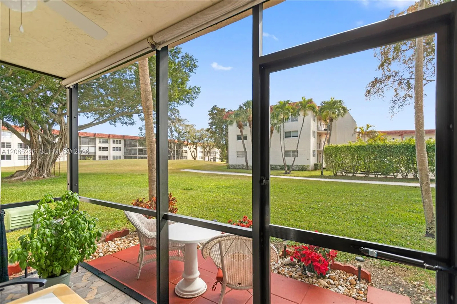 En Venta 691 S Hollybrook Drive 26-105, Pembroke Pines, FL 33025, Pembroke Pines, FL 33025