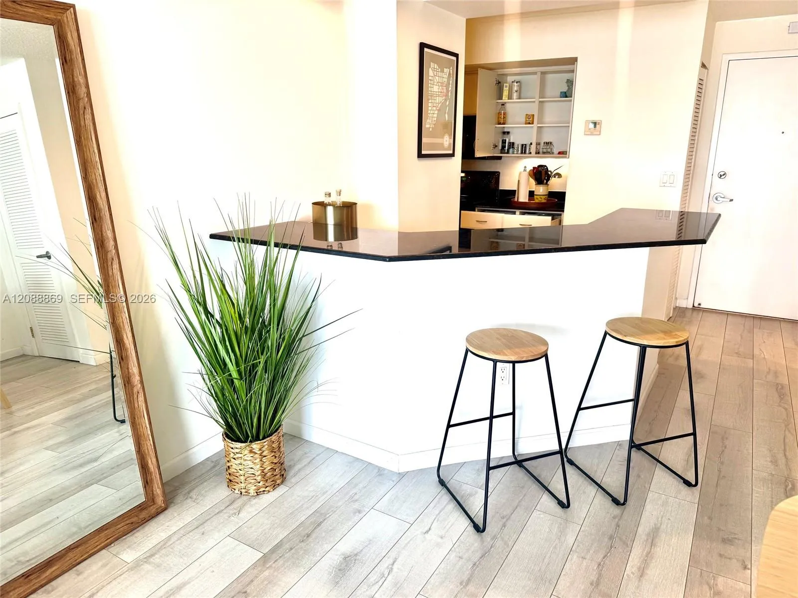 En Renta 6917 Collins Avenue 1026, Miami Beach, FL 33141, Miami Beach, FL 33141