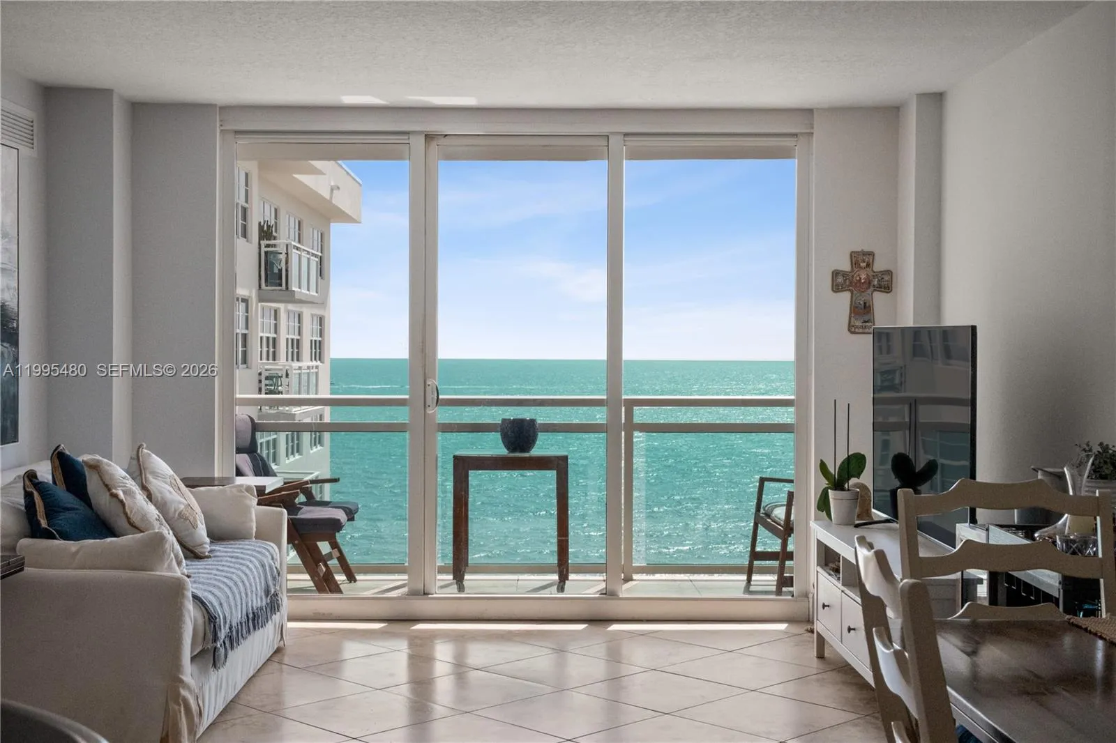 Foto de propiedad en 6917 Collins Avenue 1609, Miami Beach, FL 33141 Miami Beach con MLS# 