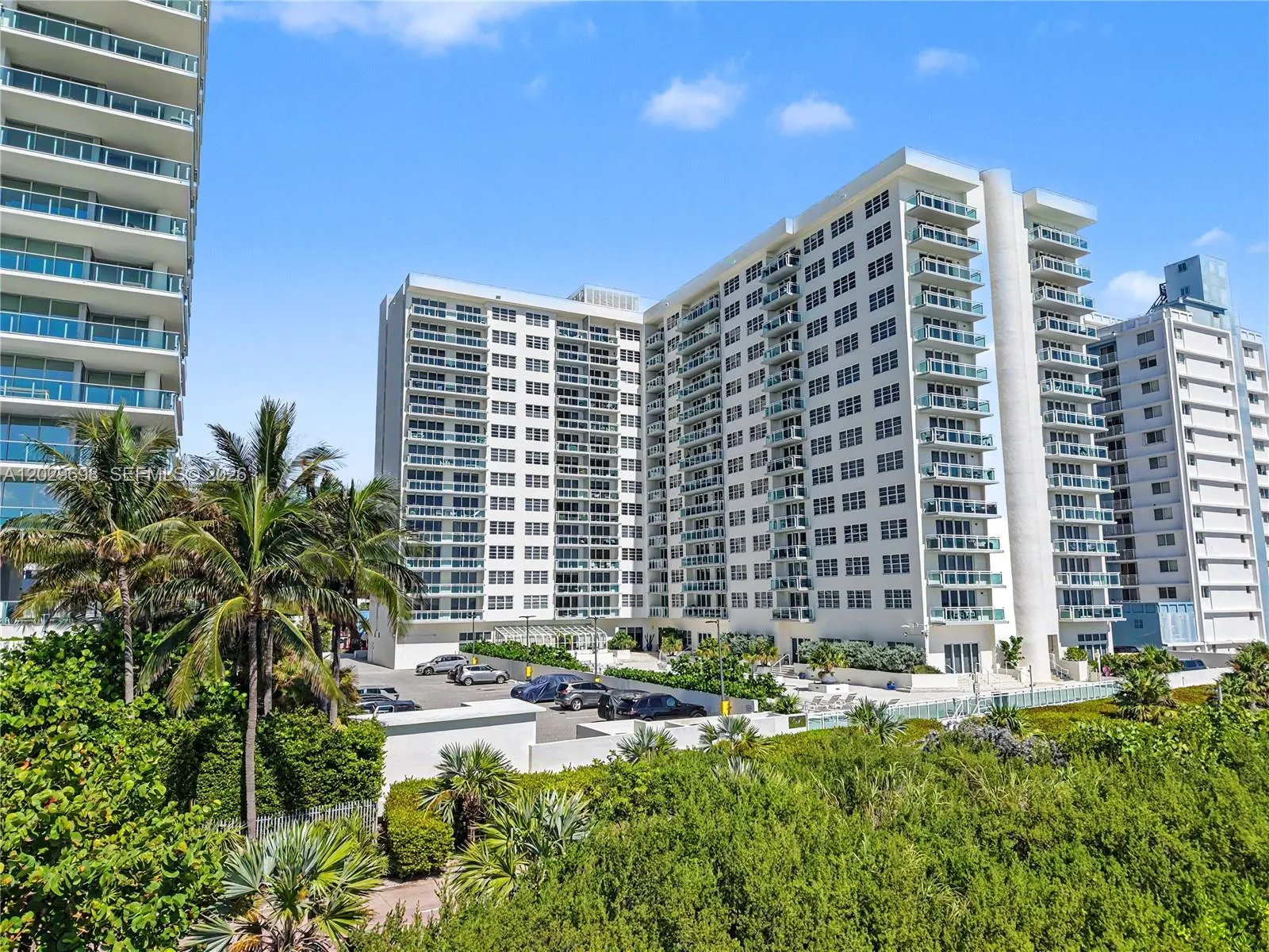 Foto de propiedad en 6917 Collins Avenue 605, Miami Beach, FL 33141 Miami Beach con MLS# 