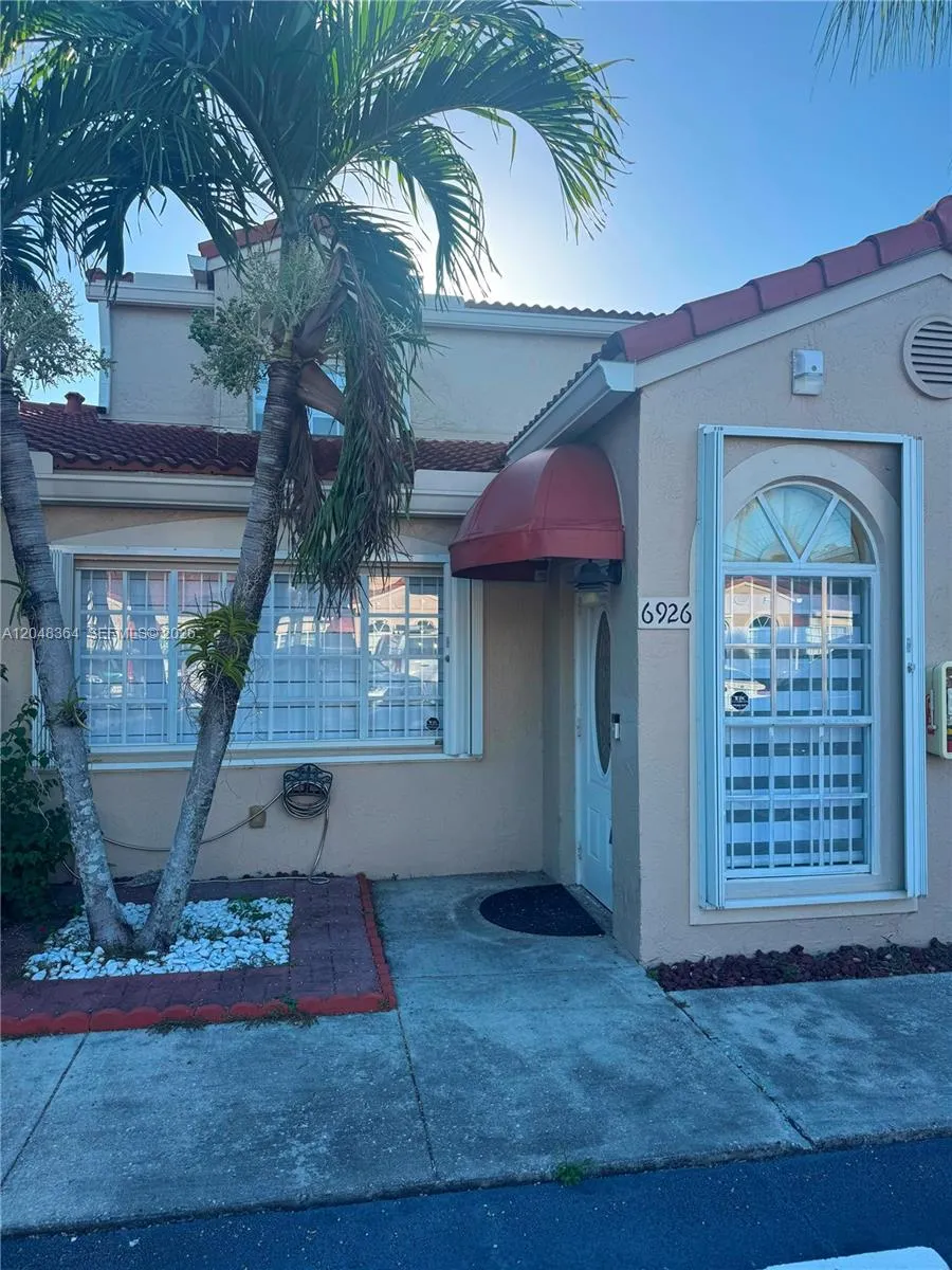 Foto de propiedad en 6926 NW 166th Terrace 1302, Miami Lakes, FL 33014 Miami Lakes con MLS# 