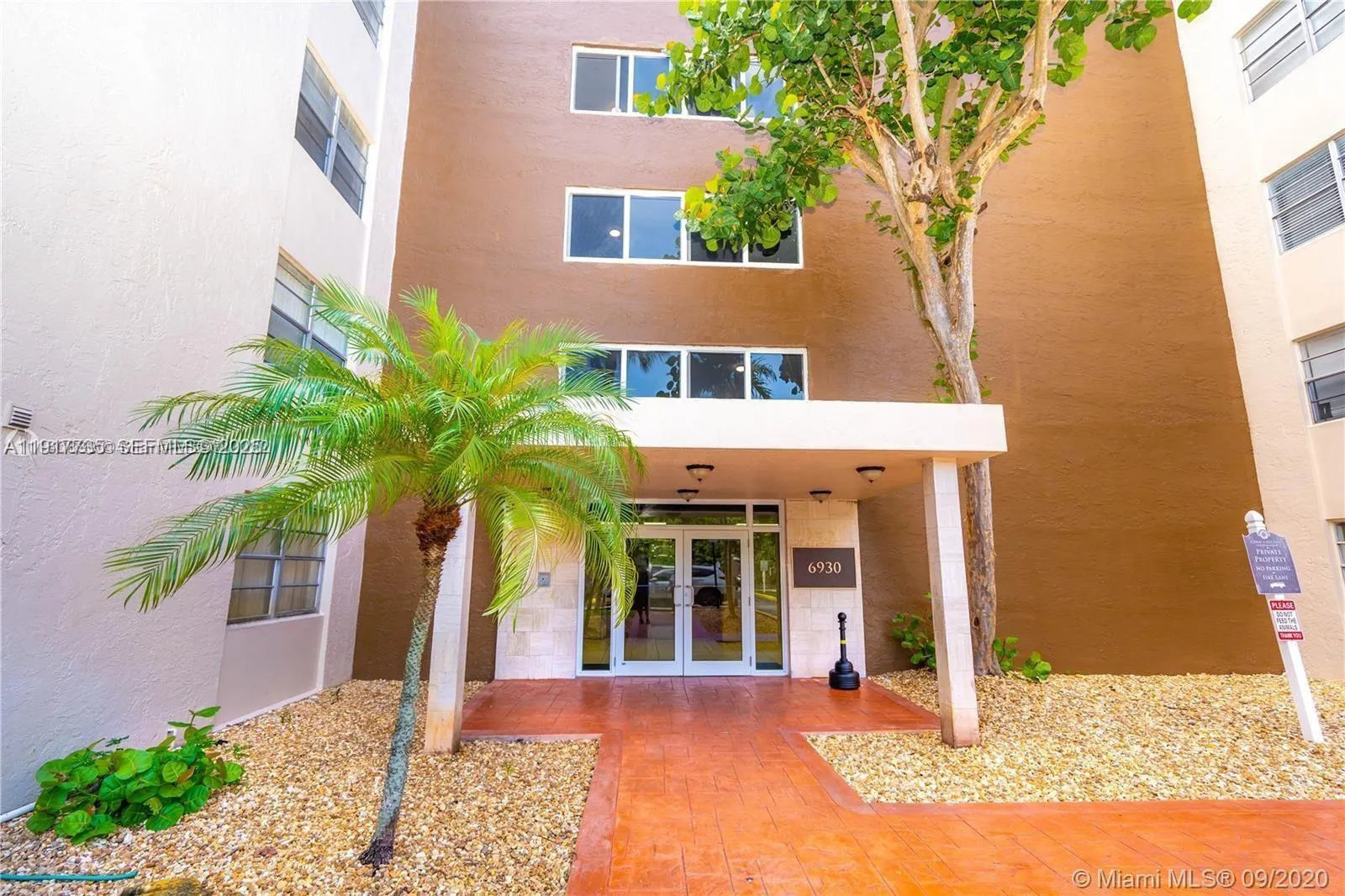 Foto de propiedad en 6930 Miami Gardens Drive 1-410, Hialeah, FL 33015 Hialeah con MLS# 