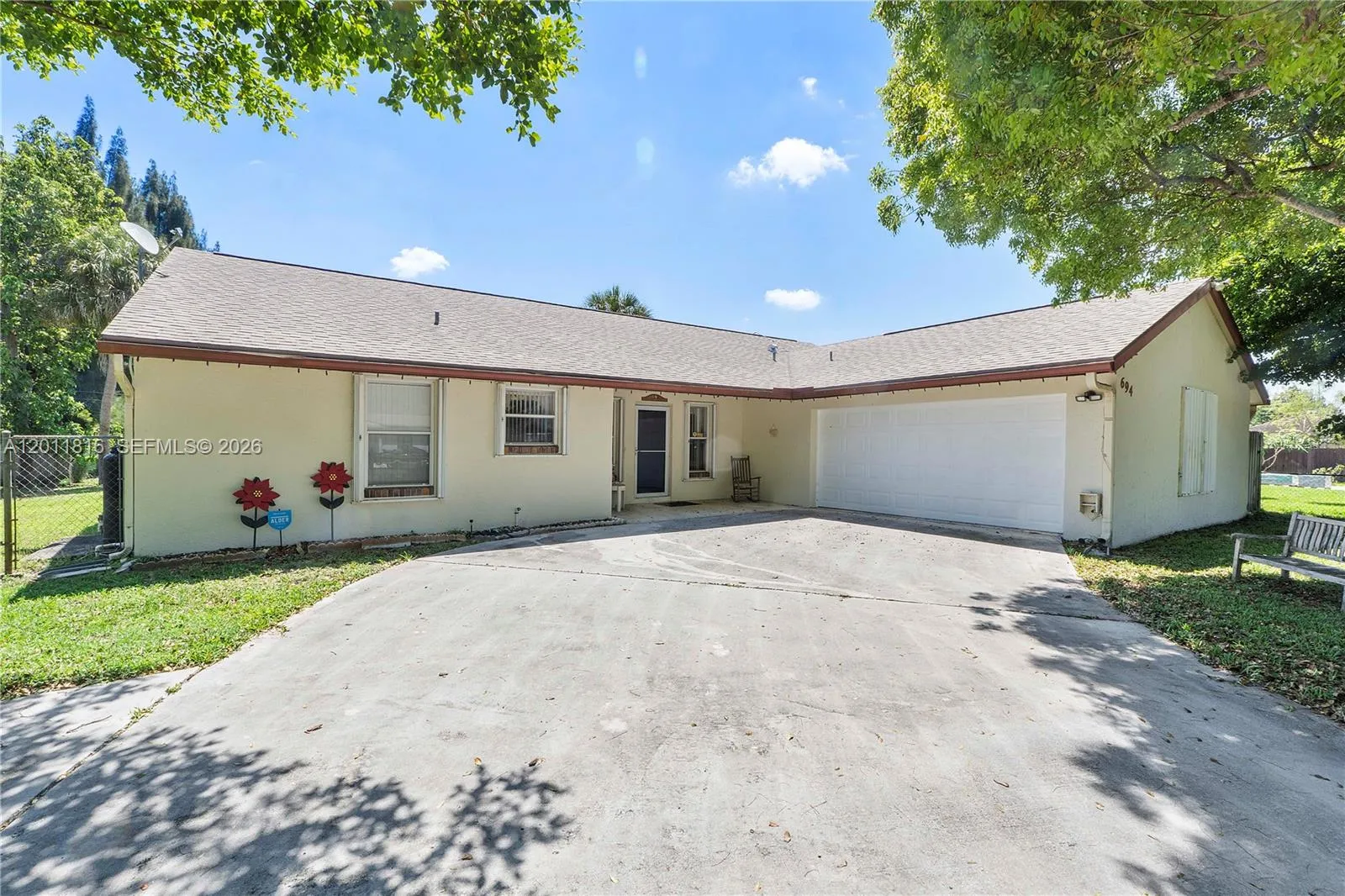 Vendido 694 Dixie Lane, West Palm Beach, FL 33415, West Palm Beach, FL 33415