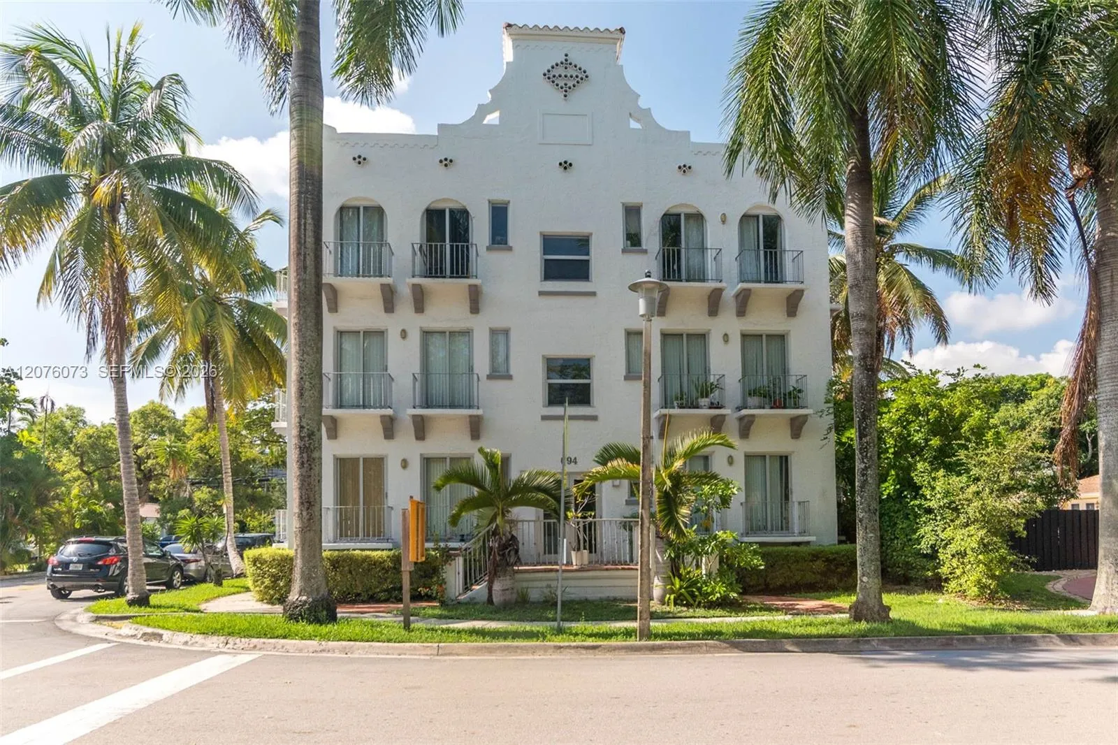 Foto de propiedad en 694 NE 76th Street 3, Miami, FL 33138 Miami con MLS# 