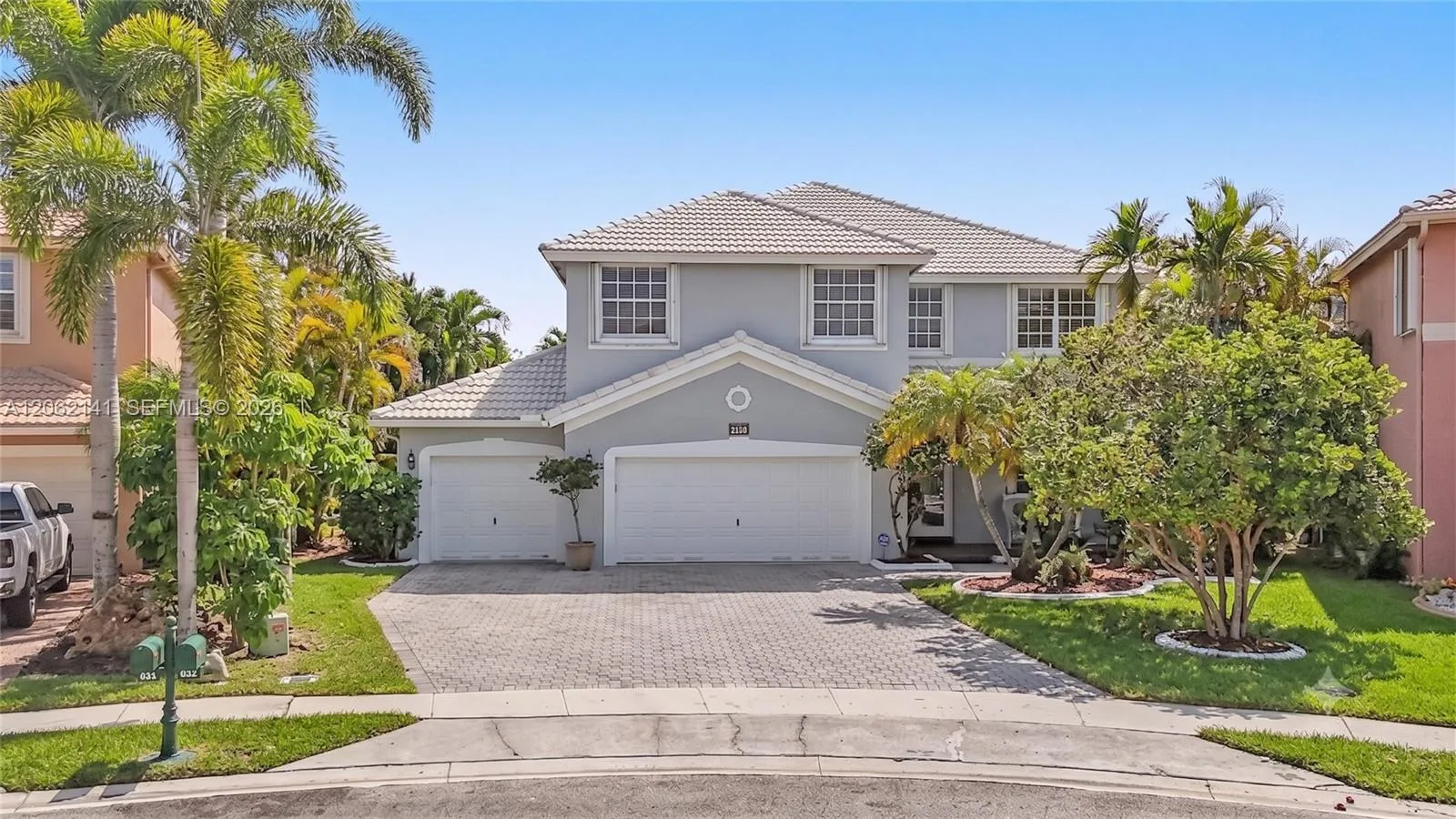 Foto de propiedad en 694 SW 168th Way, Pembroke Pines, FL 33027 Pembroke Pines con MLS# 