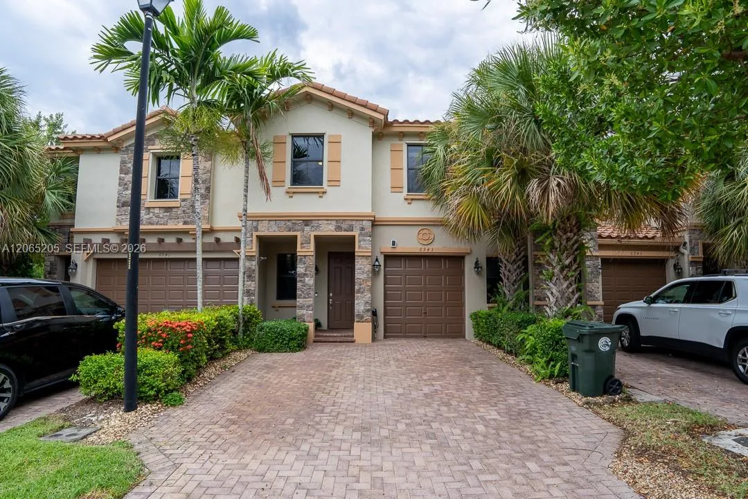 Foto de propiedad en 6943 Halton Park Lane, Coconut Creek, FL 33073 Coconut Creek con MLS# 